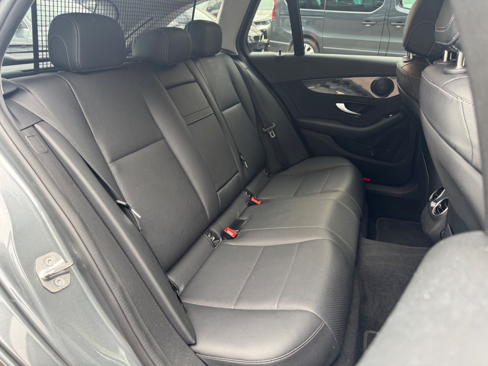 Fahrzeugabbildung Mercedes-Benz C 180dT*FACELIFT*VOLL-LED*NAVI*AHK*LEDER*KAMERA*