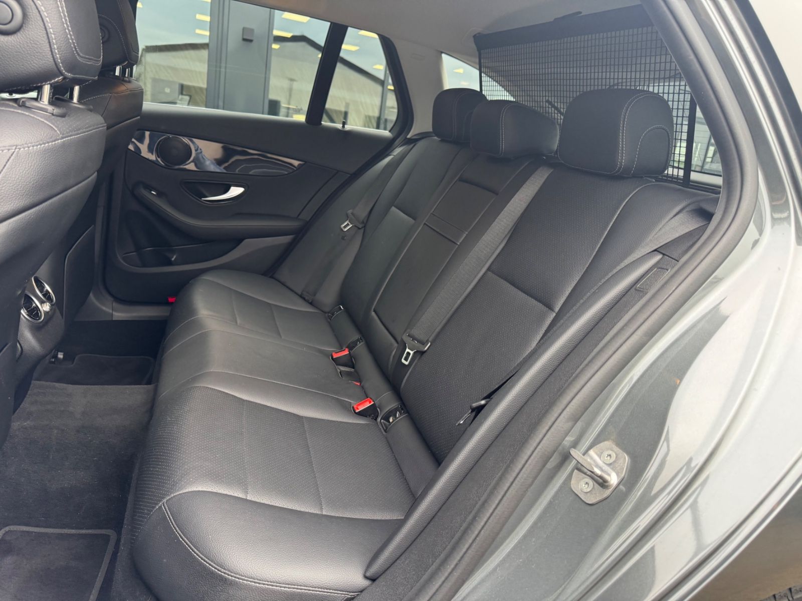 Fahrzeugabbildung Mercedes-Benz C 180dT*FACELIFT*VOLL-LED*NAVI*AHK*LEDER*KAMERA*