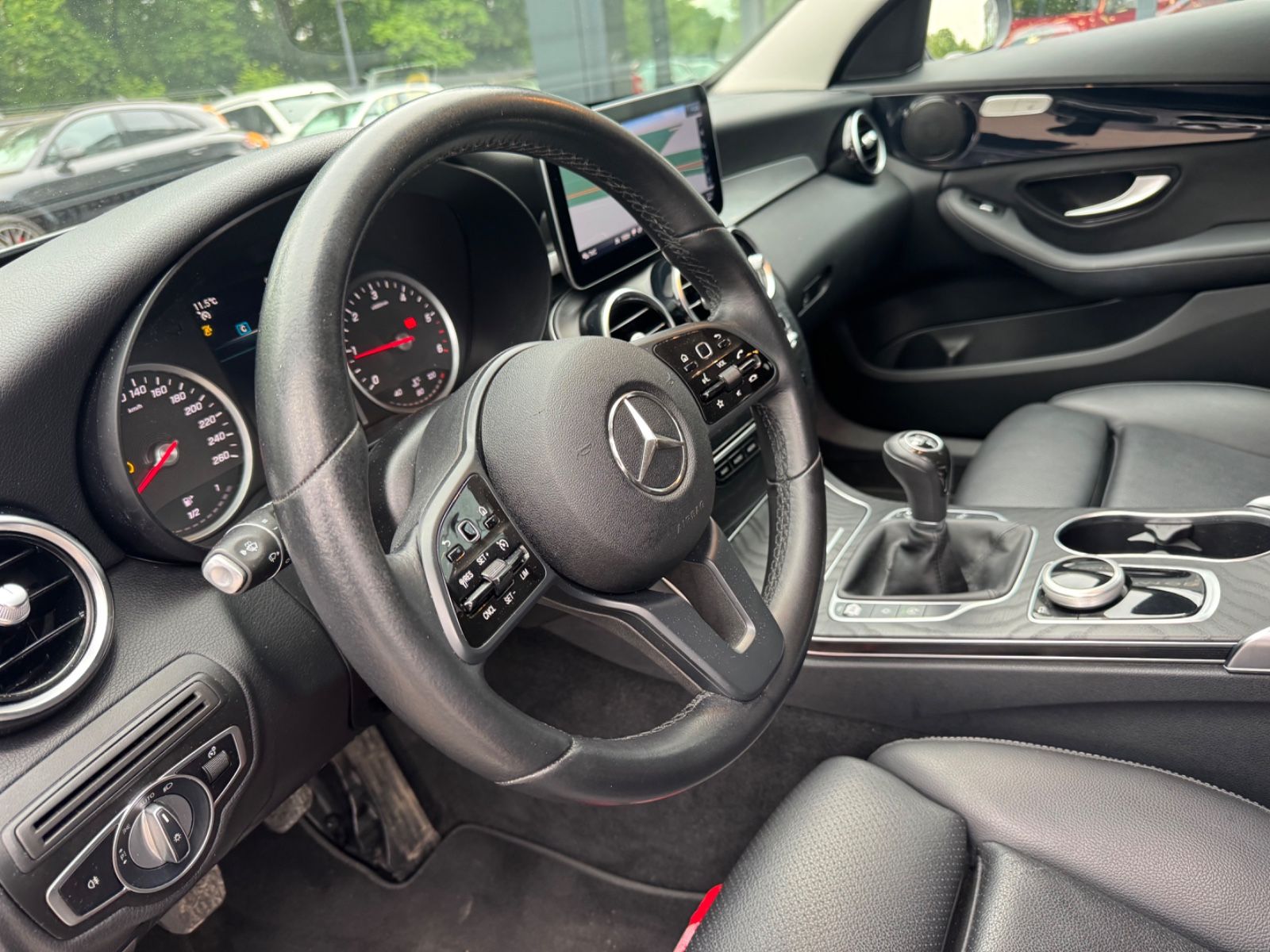 Fahrzeugabbildung Mercedes-Benz C 180dT*FACELIFT*VOLL-LED*NAVI*AHK*LEDER*KAMERA*