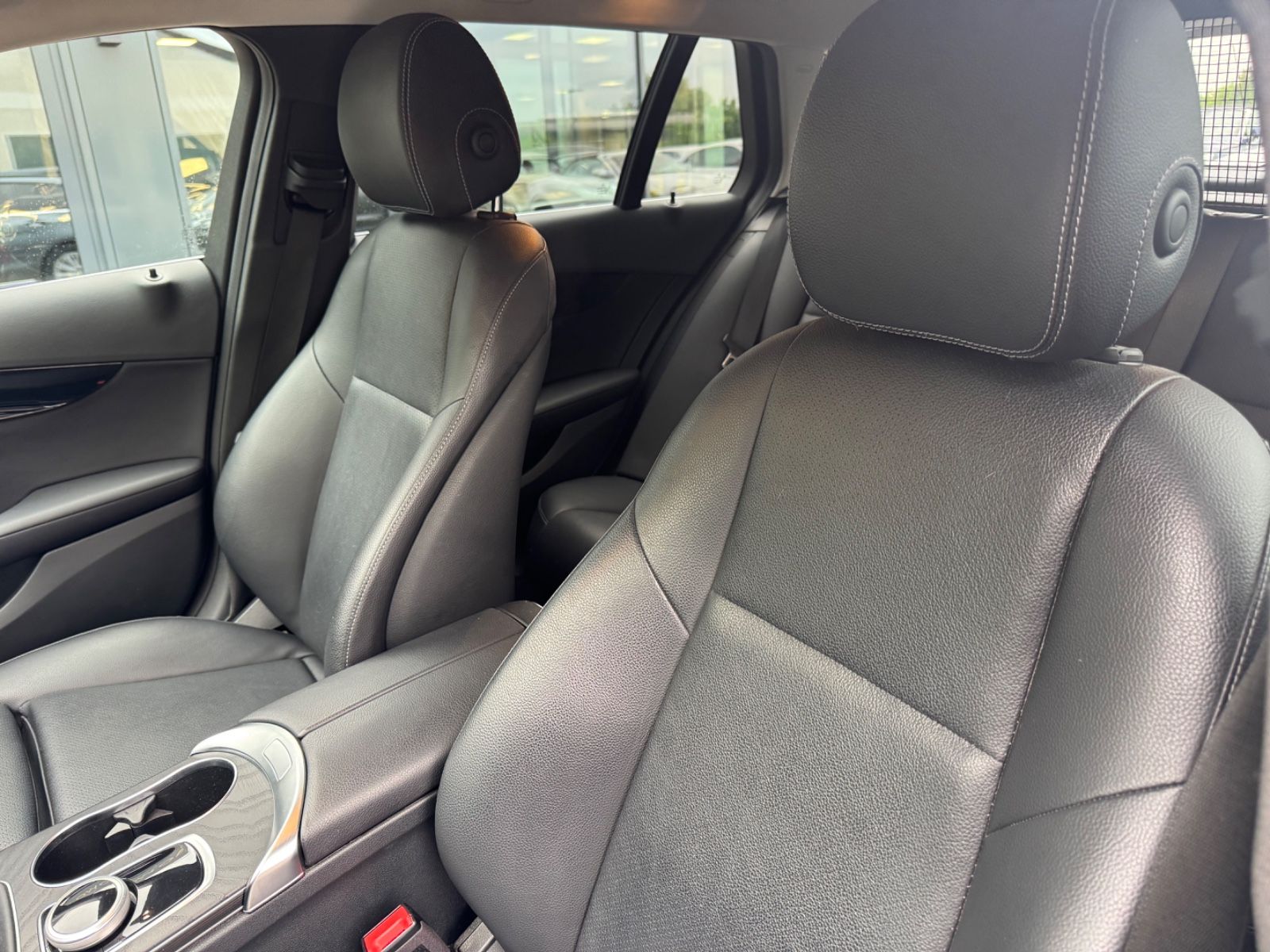 Fahrzeugabbildung Mercedes-Benz C 180dT*FACELIFT*VOLL-LED*NAVI*AHK*LEDER*KAMERA*