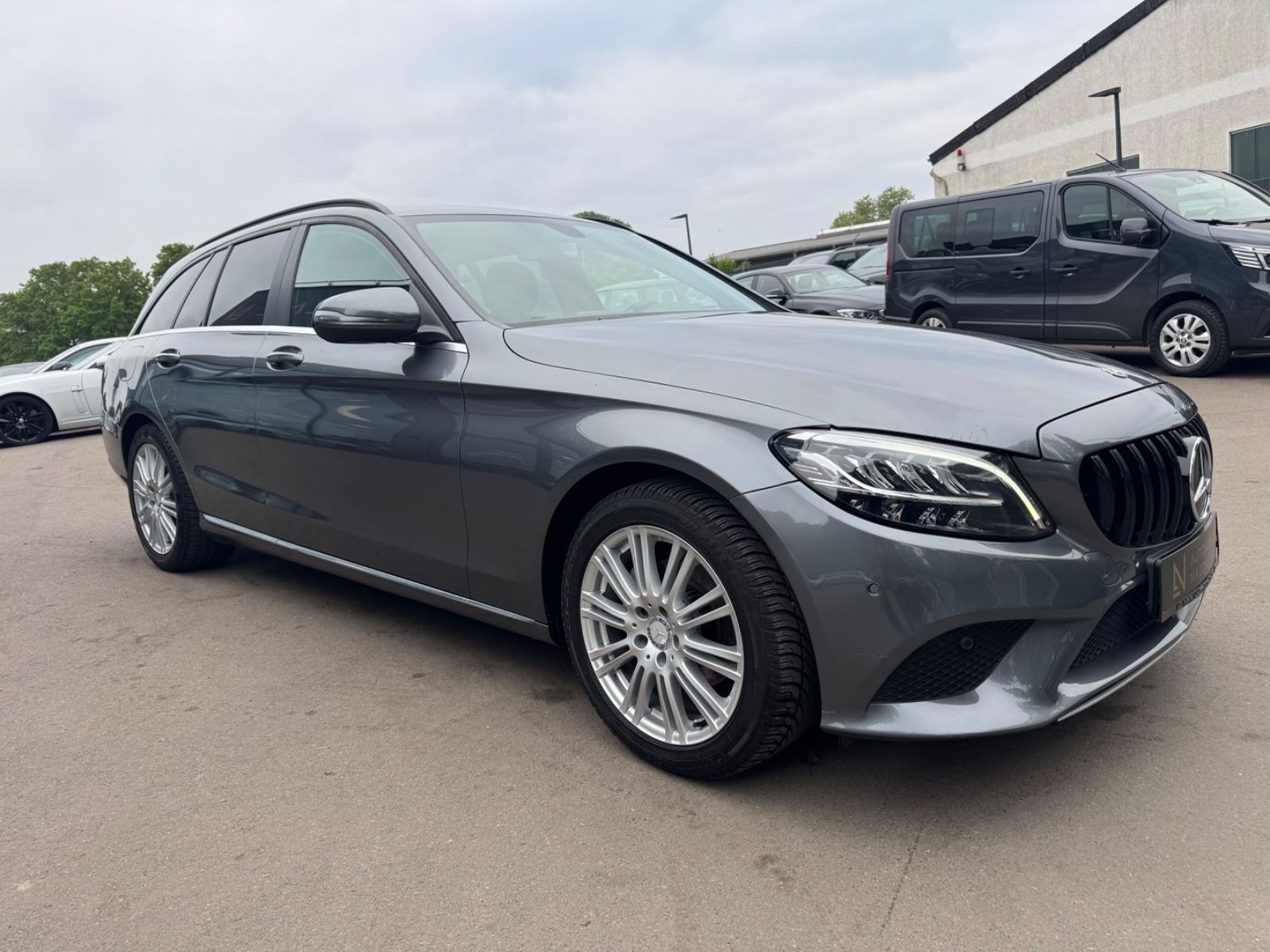 Fahrzeugabbildung Mercedes-Benz C 180dT*FACELIFT*VOLL-LED*NAVI*AHK*LEDER*KAMERA*