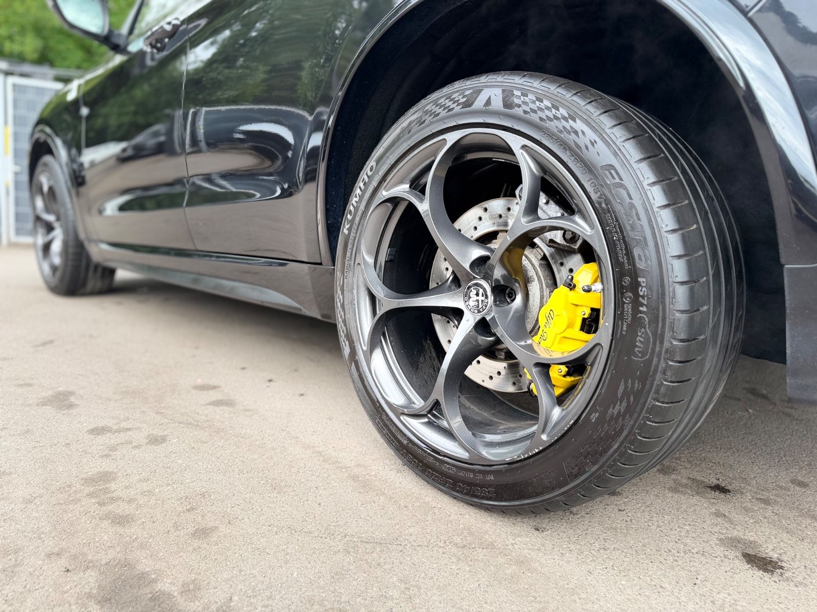 Fahrzeugabbildung Alfa Romeo STELVIO QUADRIFOGLIO Q4 *CARBON*H&K*KAMERA*TOP*