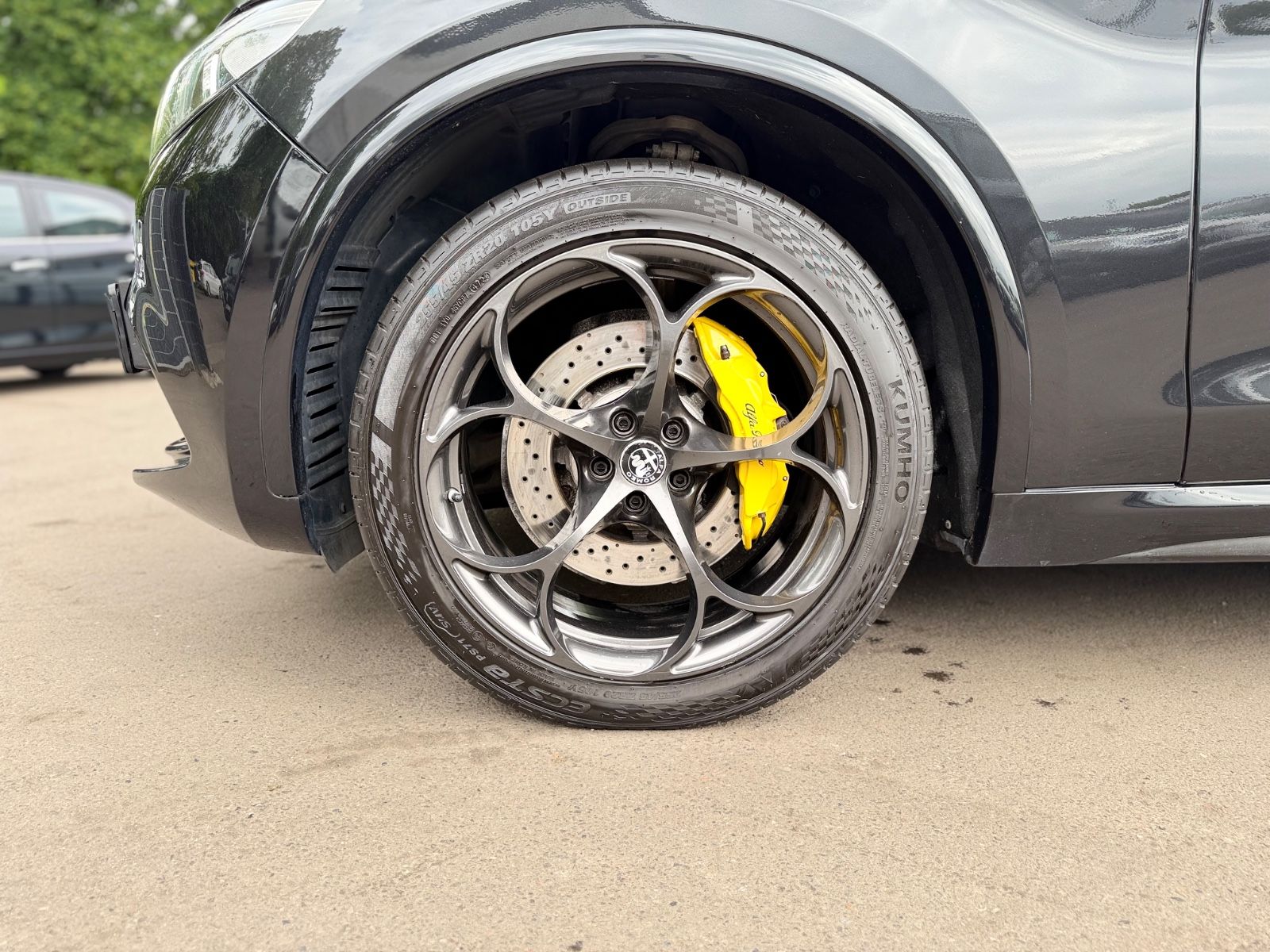 Fahrzeugabbildung Alfa Romeo STELVIO QUADRIFOGLIO Q4 *CARBON*H&K*KAMERA*TOP*