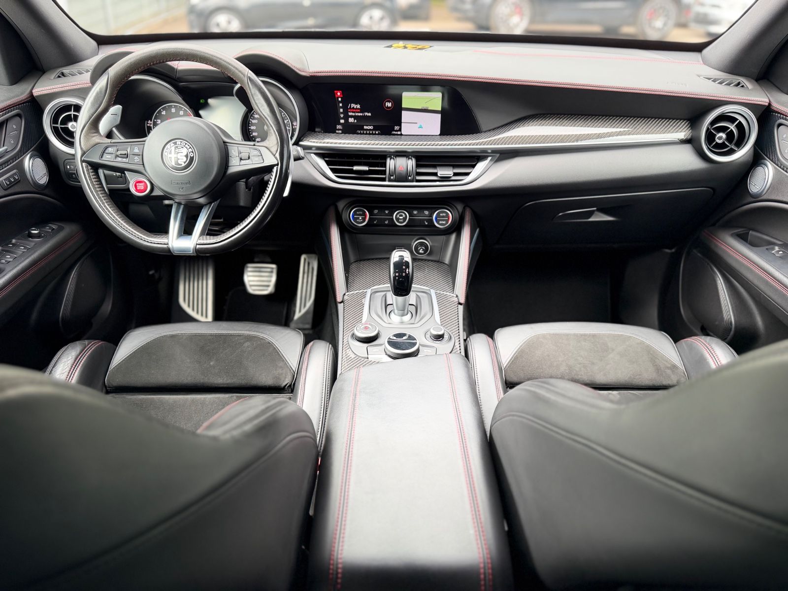 Fahrzeugabbildung Alfa Romeo STELVIO QUADRIFOGLIO Q4 *CARBON*H&K*KAMERA*TOP*