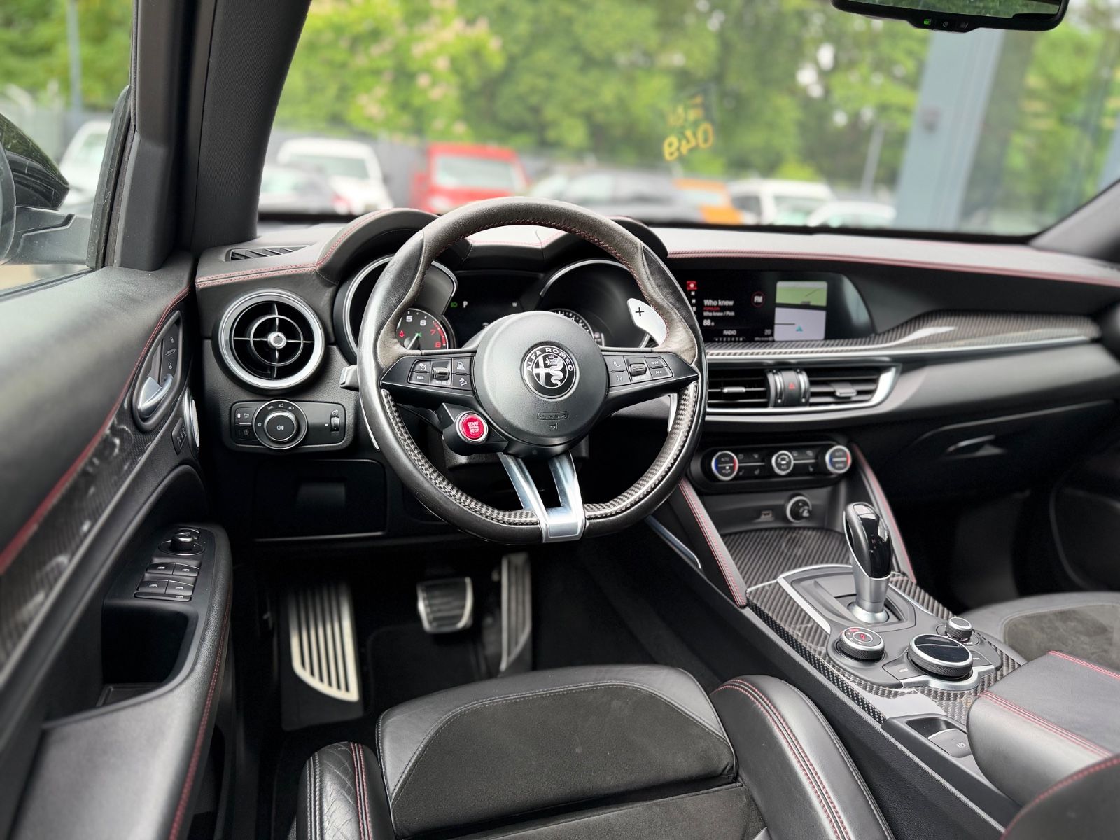 Fahrzeugabbildung Alfa Romeo STELVIO QUADRIFOGLIO Q4 *CARBON*H&K*KAMERA*TOP*