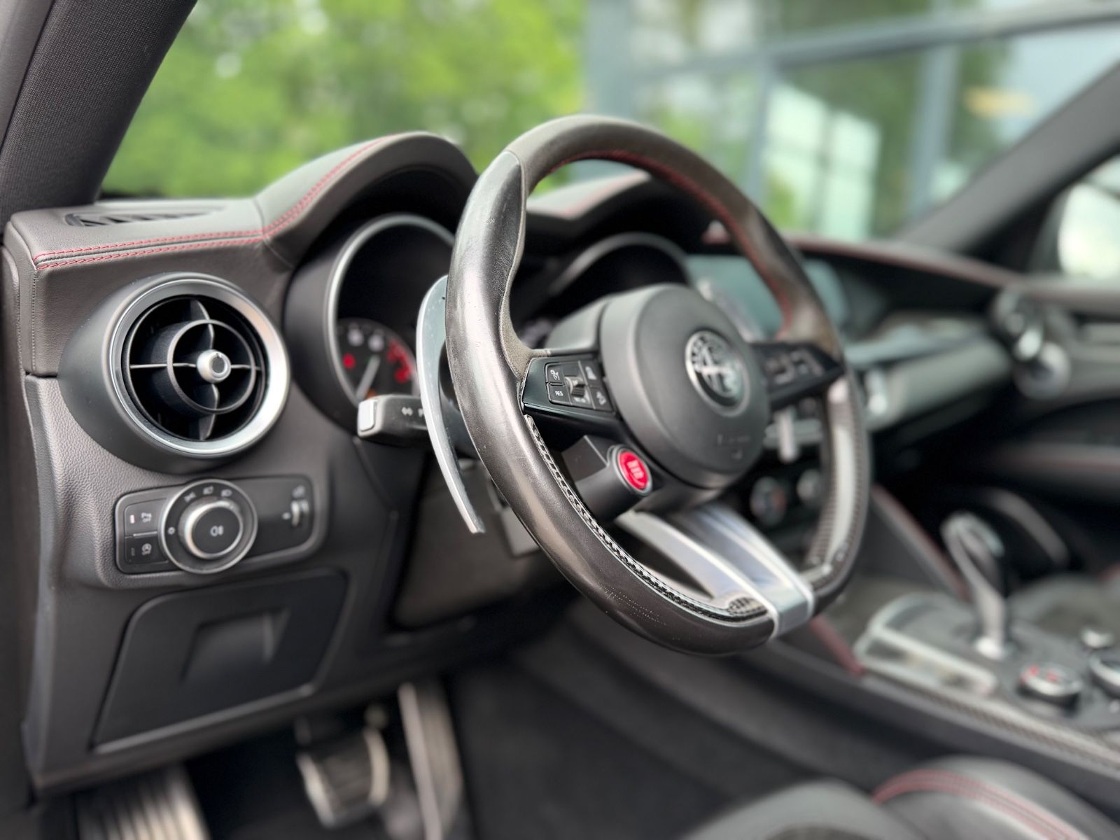 Fahrzeugabbildung Alfa Romeo STELVIO QUADRIFOGLIO Q4 *CARBON*H&K*KAMERA*TOP*