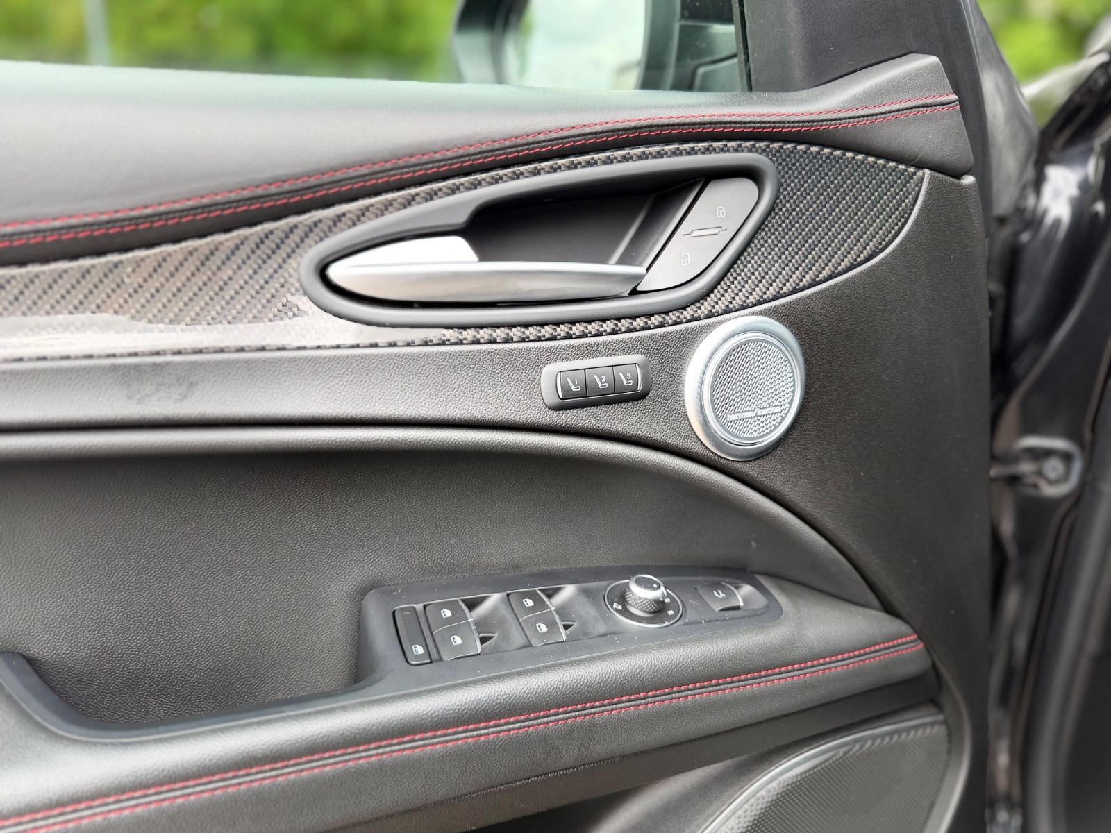Fahrzeugabbildung Alfa Romeo STELVIO QUADRIFOGLIO Q4 *CARBON*H&K*KAMERA*TOP*