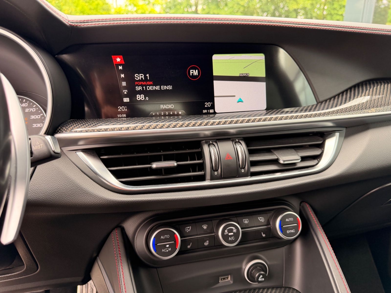 Fahrzeugabbildung Alfa Romeo STELVIO QUADRIFOGLIO Q4 *CARBON*H&K*KAMERA*TOP*