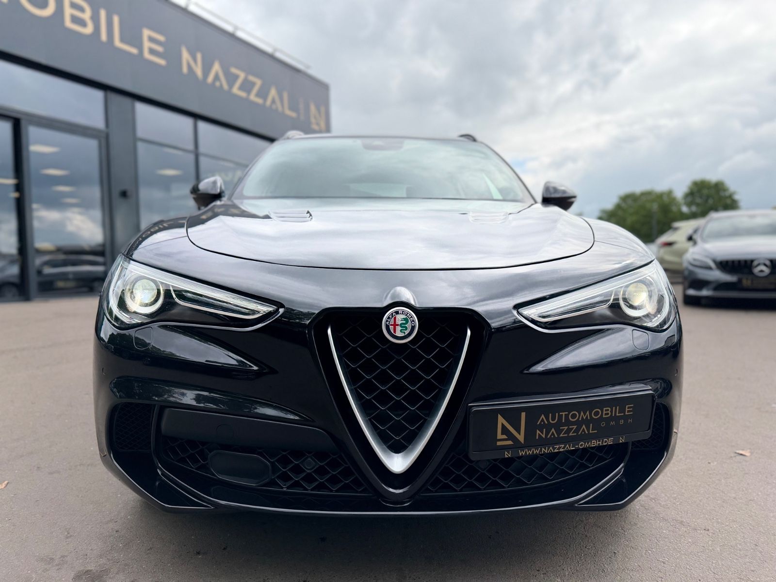 Fahrzeugabbildung Alfa Romeo STELVIO QUADRIFOGLIO Q4 *CARBON*H&K*KAMERA*TOP*
