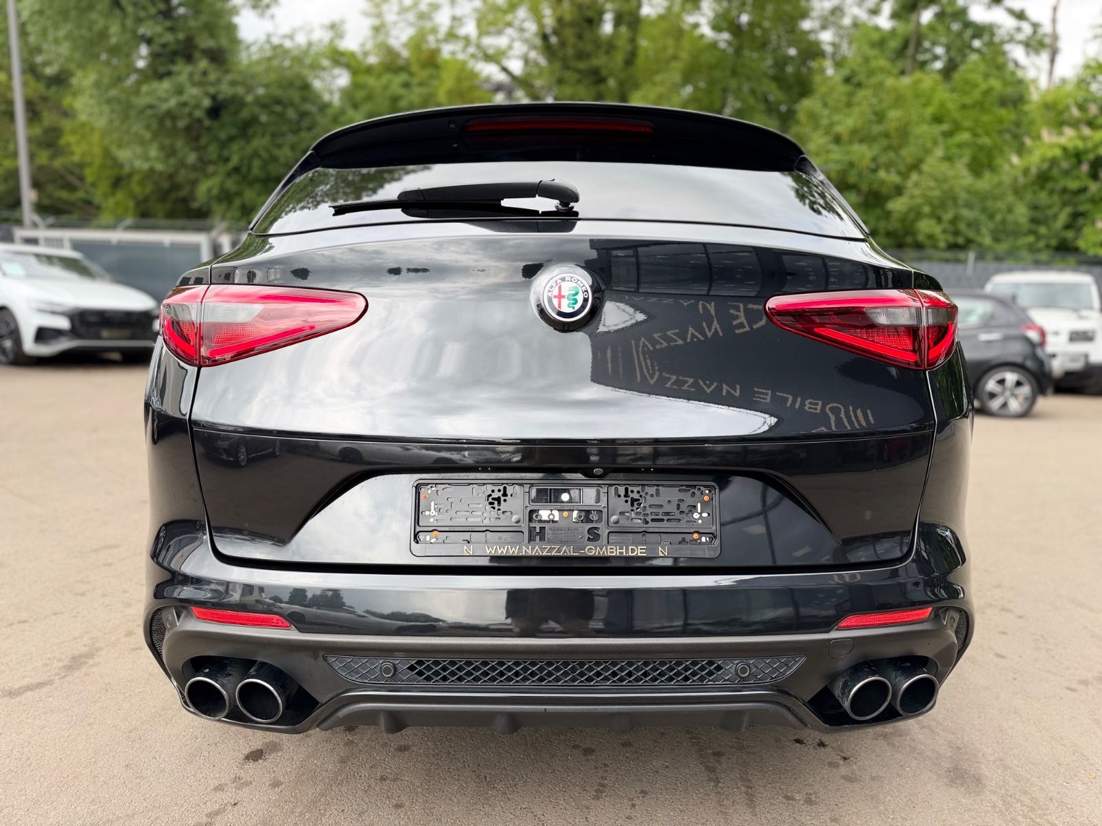 Fahrzeugabbildung Alfa Romeo STELVIO QUADRIFOGLIO Q4 *CARBON*H&K*KAMERA*TOP*