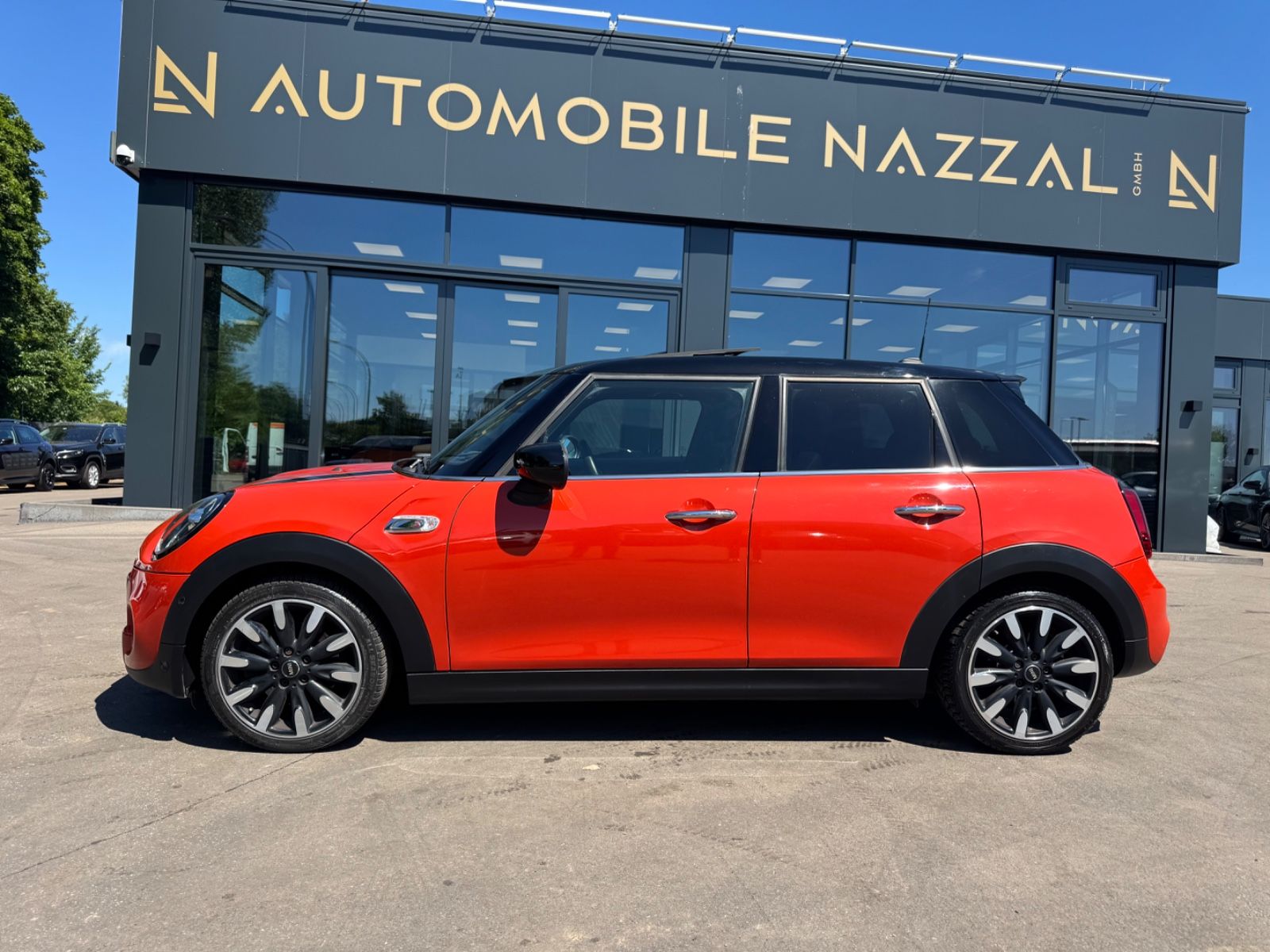 Fahrzeugabbildung MINI COOPER S *AUT*FACELIFT*5 TÜRIG*LEDER*SOLA ORANGE