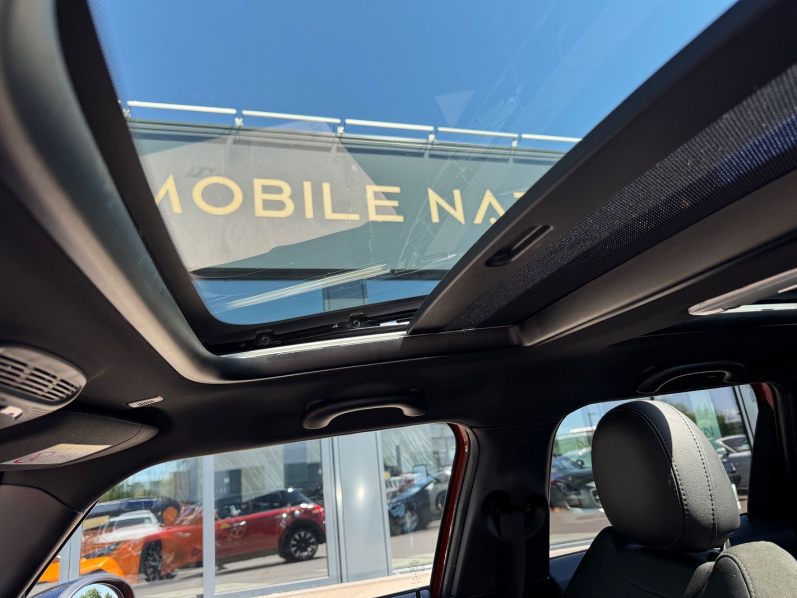 Fahrzeugabbildung MINI COOPER S *AUT*FACELIFT*5 TÜRIG*LEDER*SOLA ORANGE