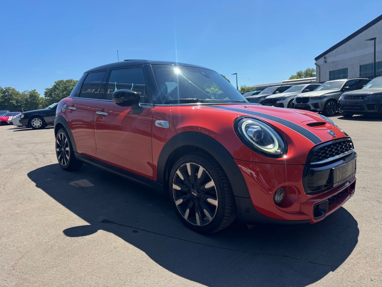 Fahrzeugabbildung MINI COOPER S *AUT*FACELIFT*5 TÜRIG*LEDER*SOLA ORANGE