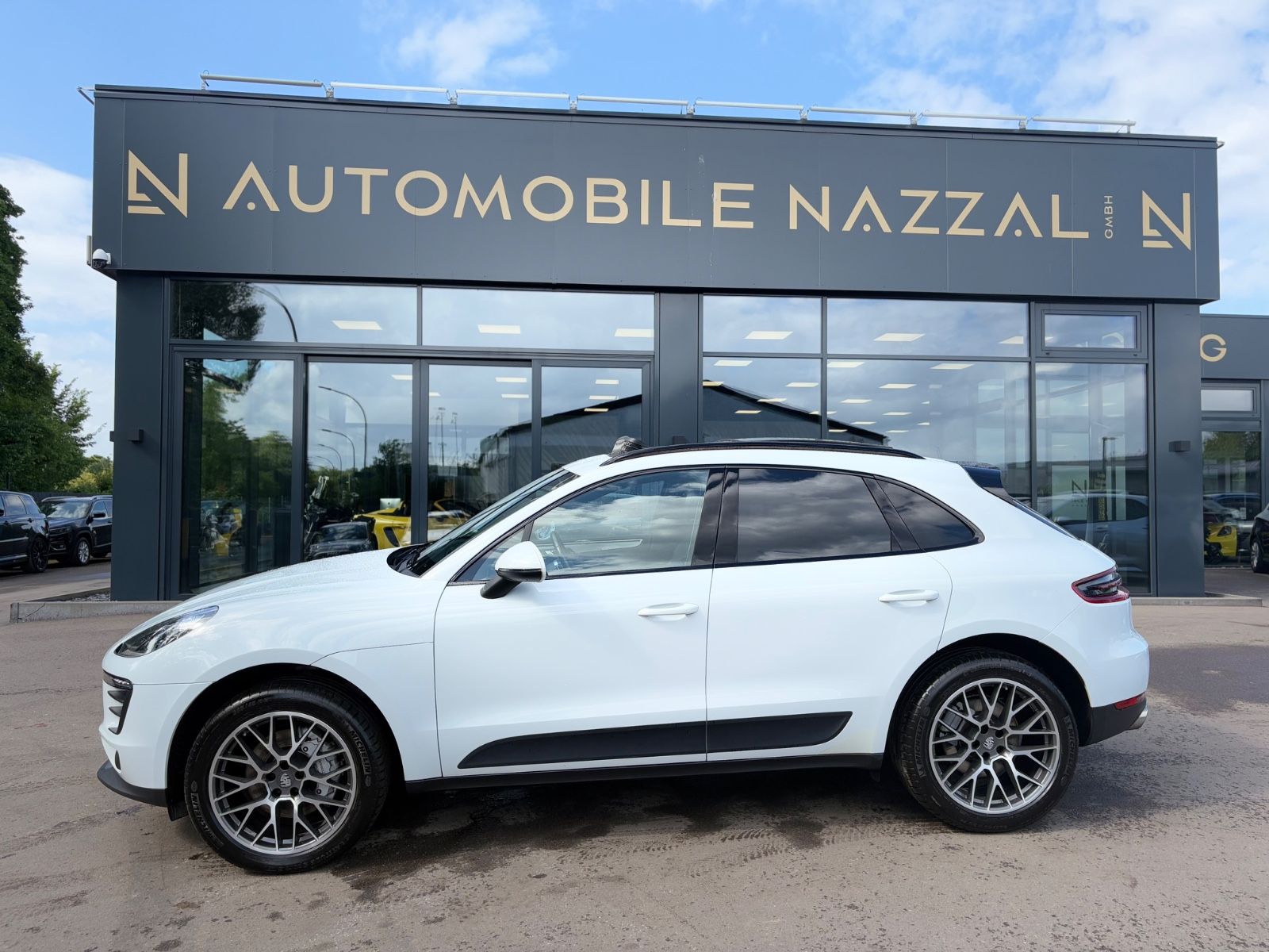 Fahrzeugabbildung Porsche MACAN S*AUT.*PANORAMA*KAMERA*NAVI*SPORT-ABGAS*