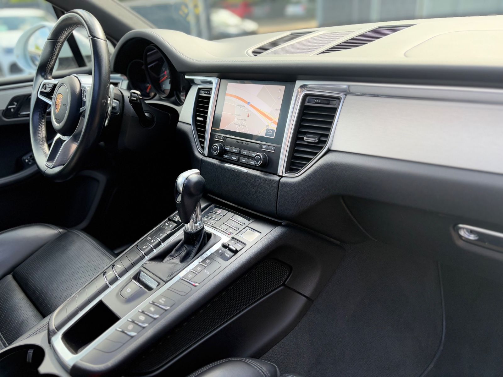 Fahrzeugabbildung Porsche MACAN S*AUT.*PANORAMA*KAMERA*NAVI*SPORT-ABGAS*