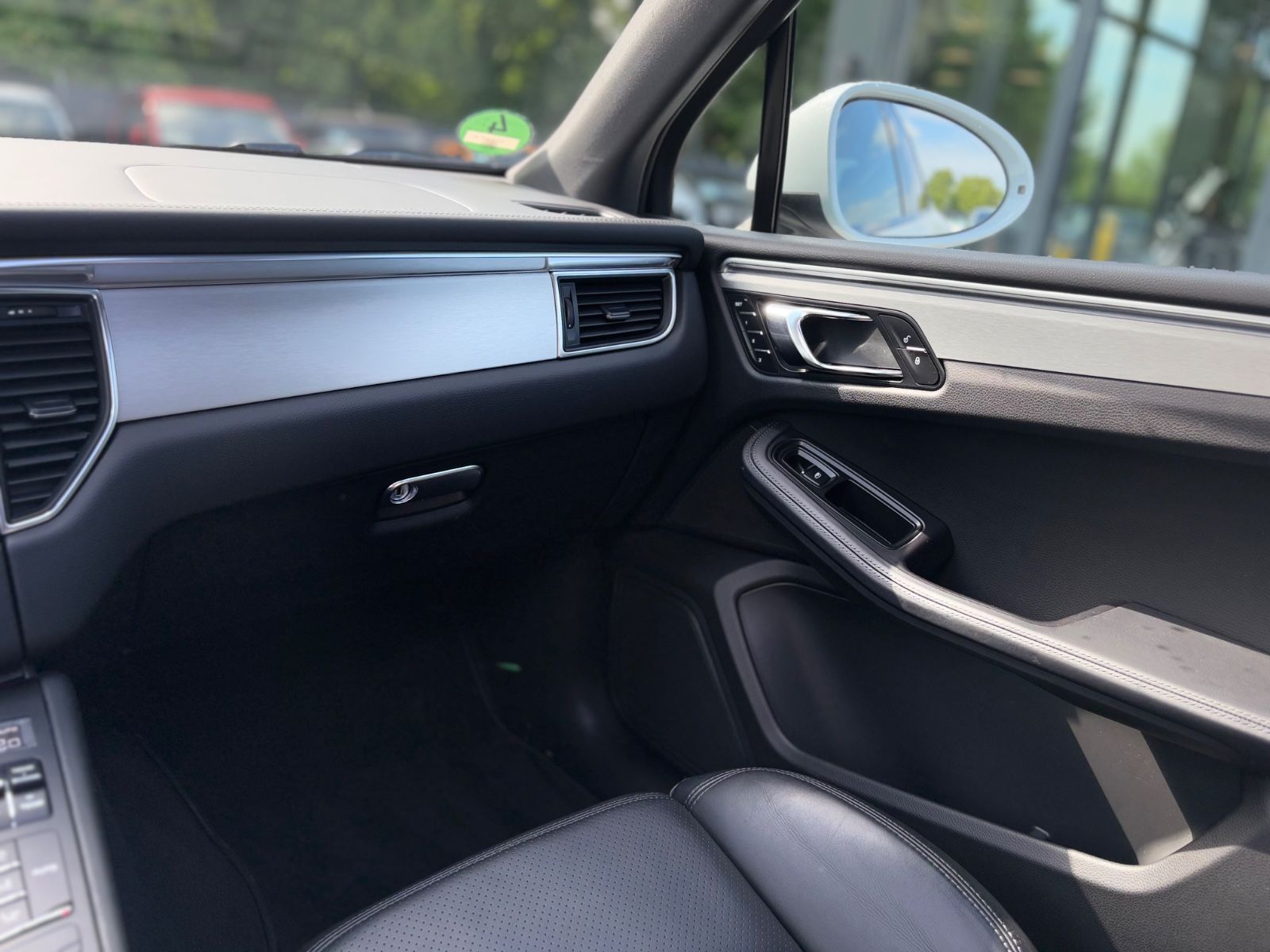 Fahrzeugabbildung Porsche MACAN S*AUT.*PANORAMA*KAMERA*NAVI*SPORT-ABGAS*