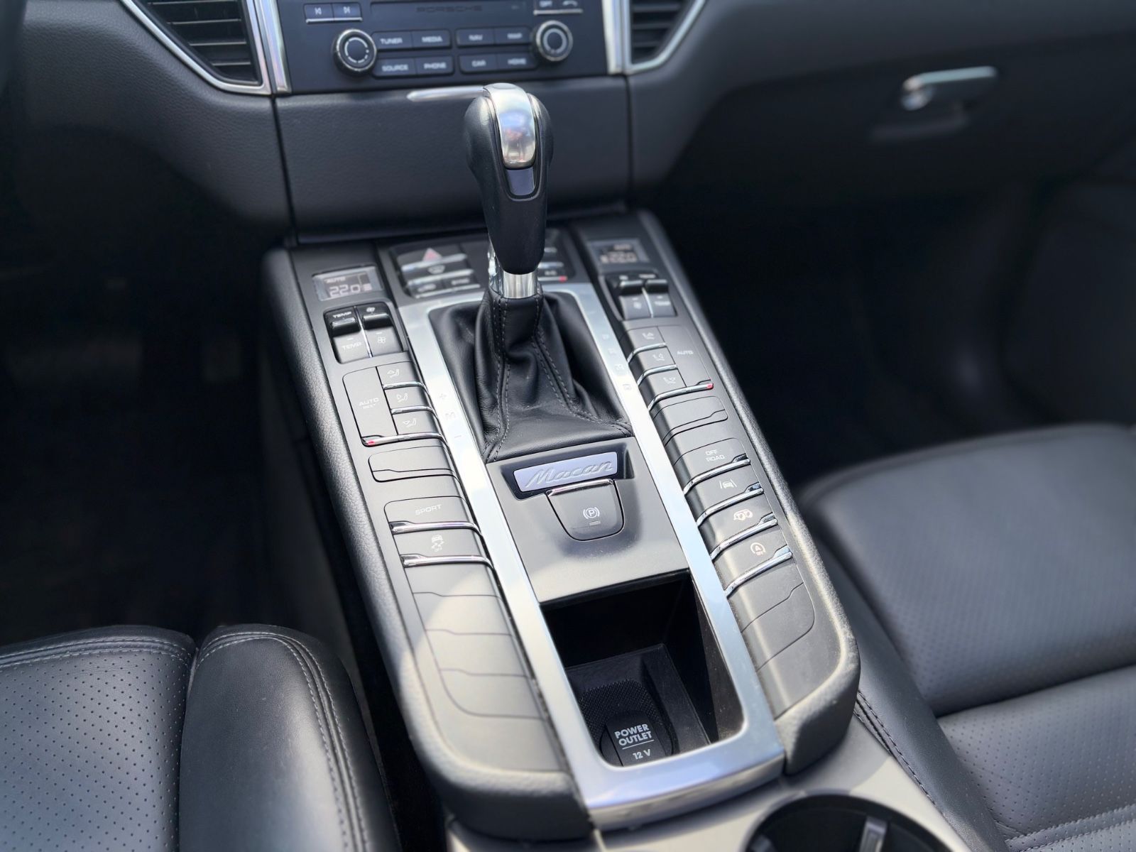 Fahrzeugabbildung Porsche MACAN S*AUT.*PANORAMA*KAMERA*NAVI*SPORT-ABGAS*