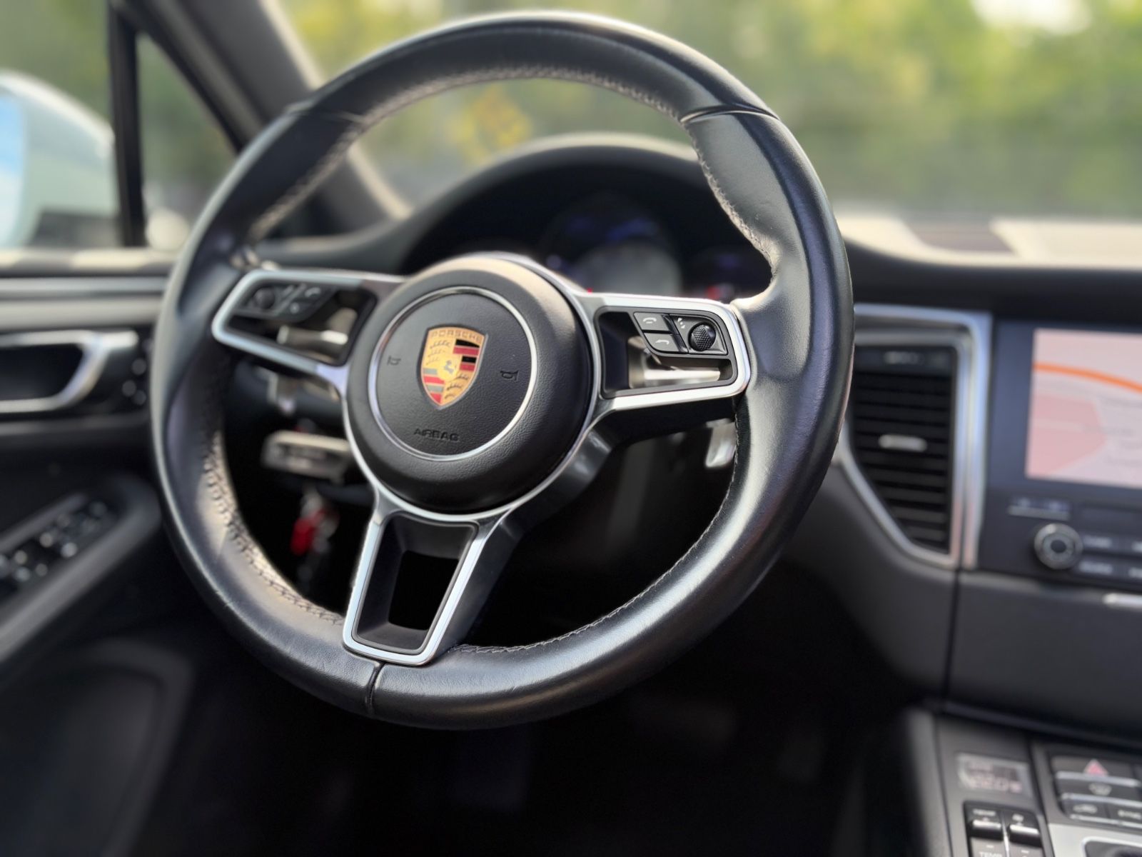 Fahrzeugabbildung Porsche MACAN S*AUT.*PANORAMA*KAMERA*NAVI*SPORT-ABGAS*