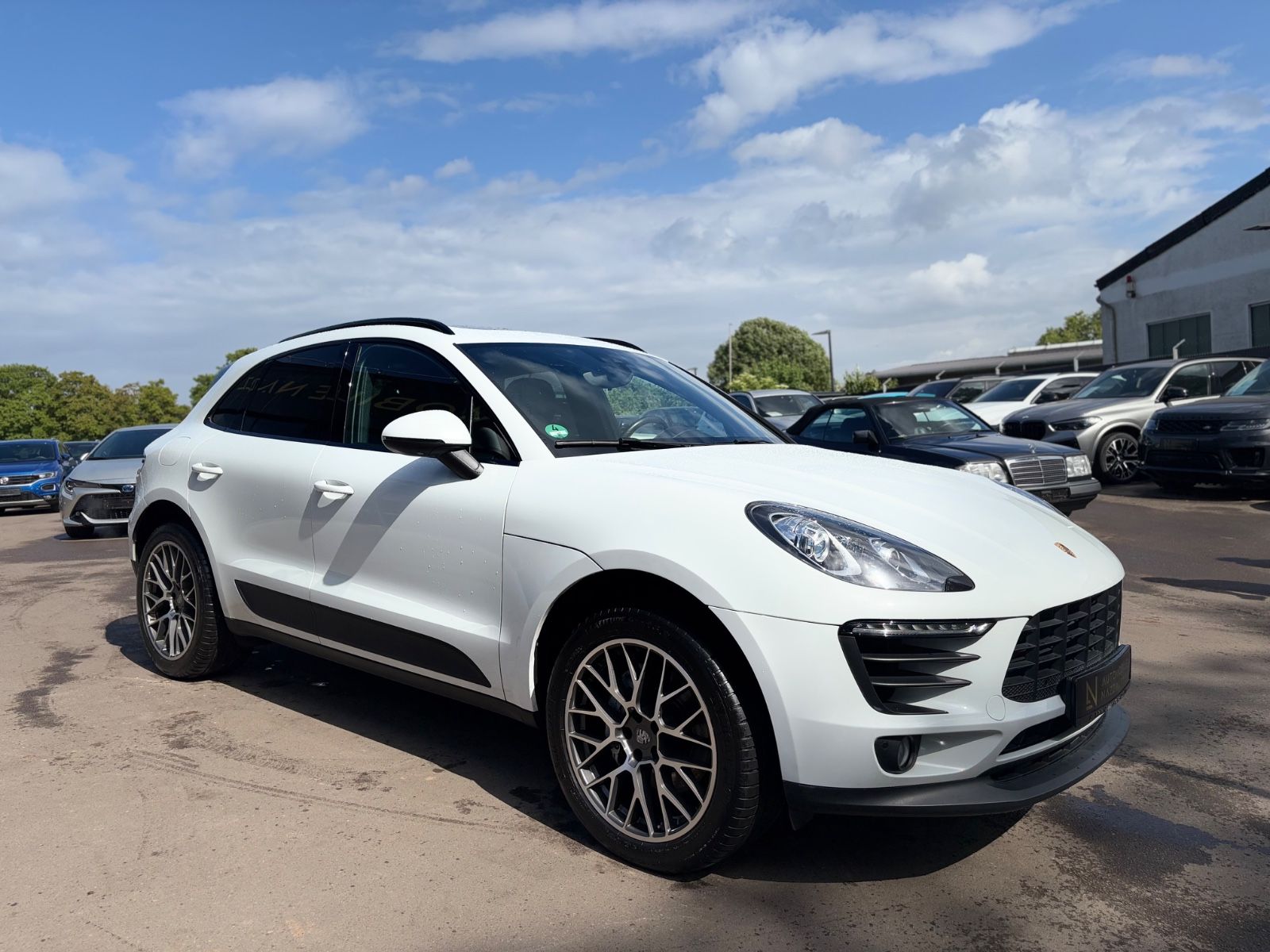 Fahrzeugabbildung Porsche MACAN S*AUT.*PANORAMA*KAMERA*NAVI*SPORT-ABGAS*