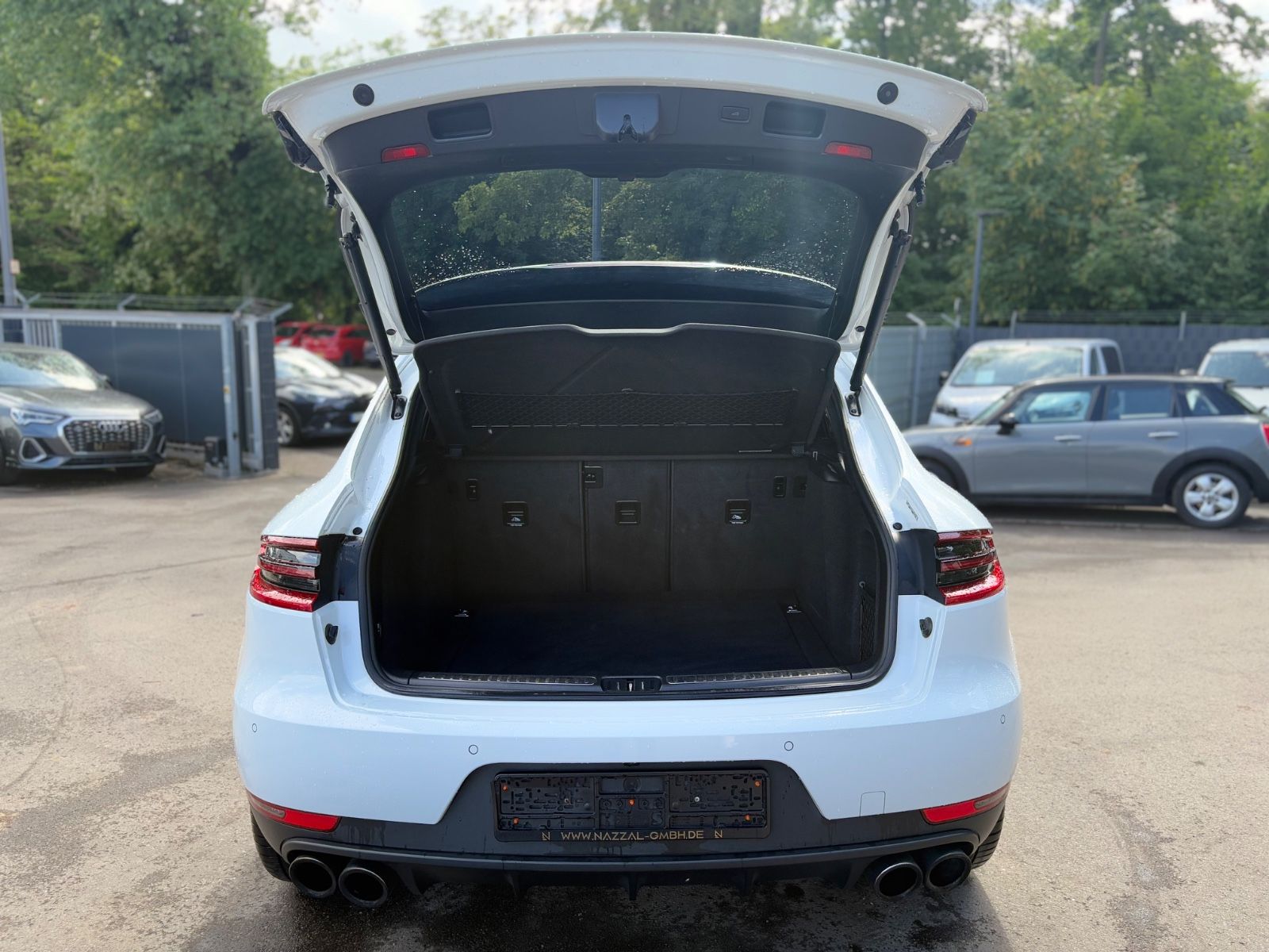 Fahrzeugabbildung Porsche MACAN S*AUT.*PANORAMA*KAMERA*NAVI*SPORT-ABGAS*
