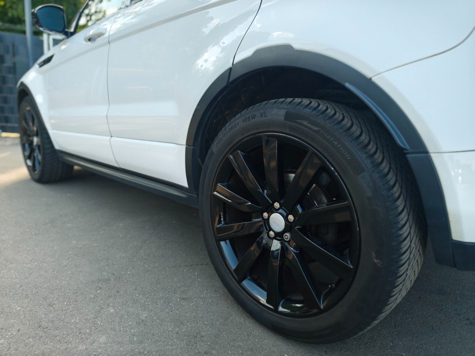 Fahrzeugabbildung Land Rover RANGE ROVER EVOQUE DYNAMIC*AUT.*XENON*2.HD*