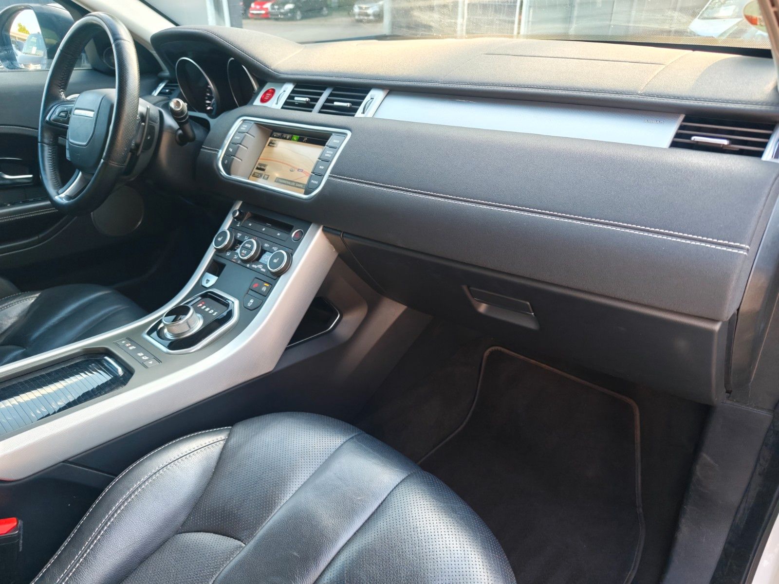 Fahrzeugabbildung Land Rover RANGE ROVER EVOQUE DYNAMIC*AUT.*XENON*2.HD*
