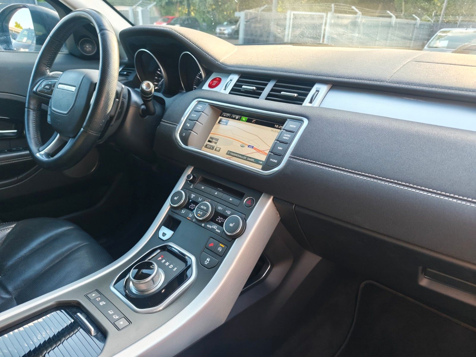 Fahrzeugabbildung Land Rover RANGE ROVER EVOQUE DYNAMIC*AUT.*XENON*2.HD*