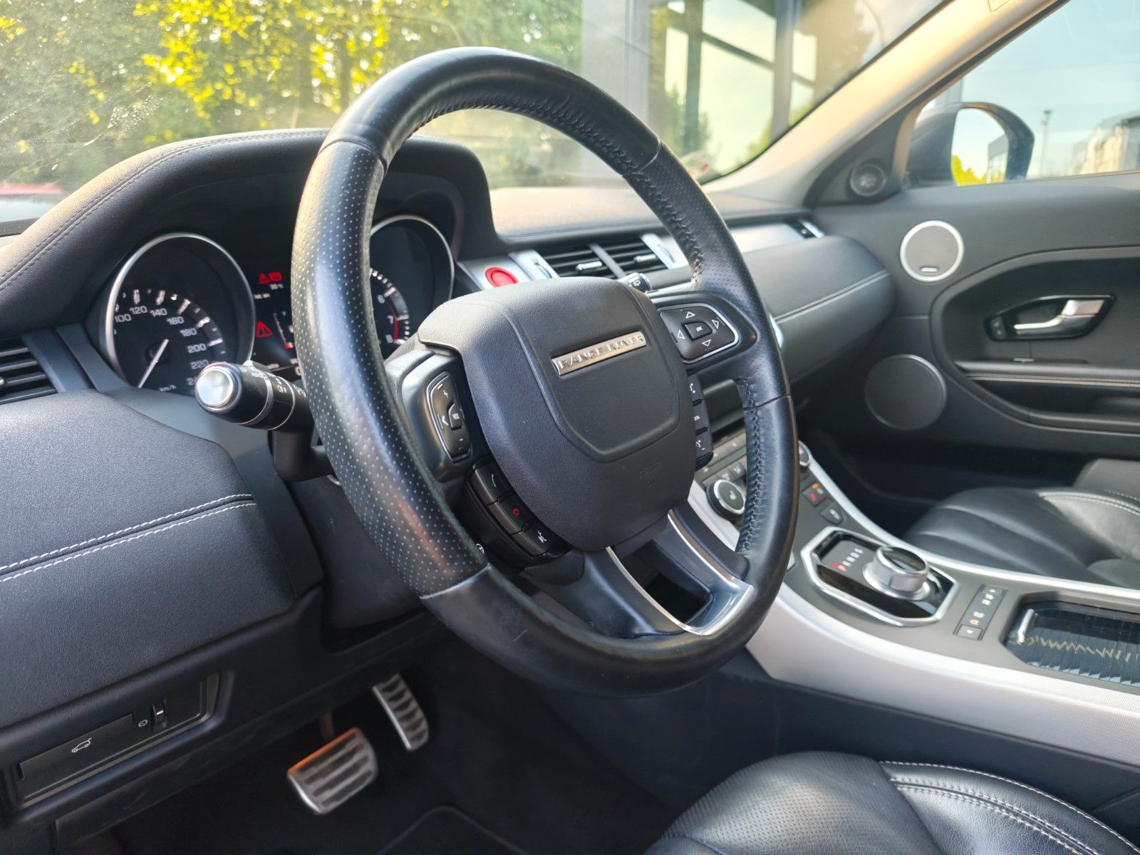 Fahrzeugabbildung Land Rover RANGE ROVER EVOQUE DYNAMIC*AUT.*XENON*2.HD*