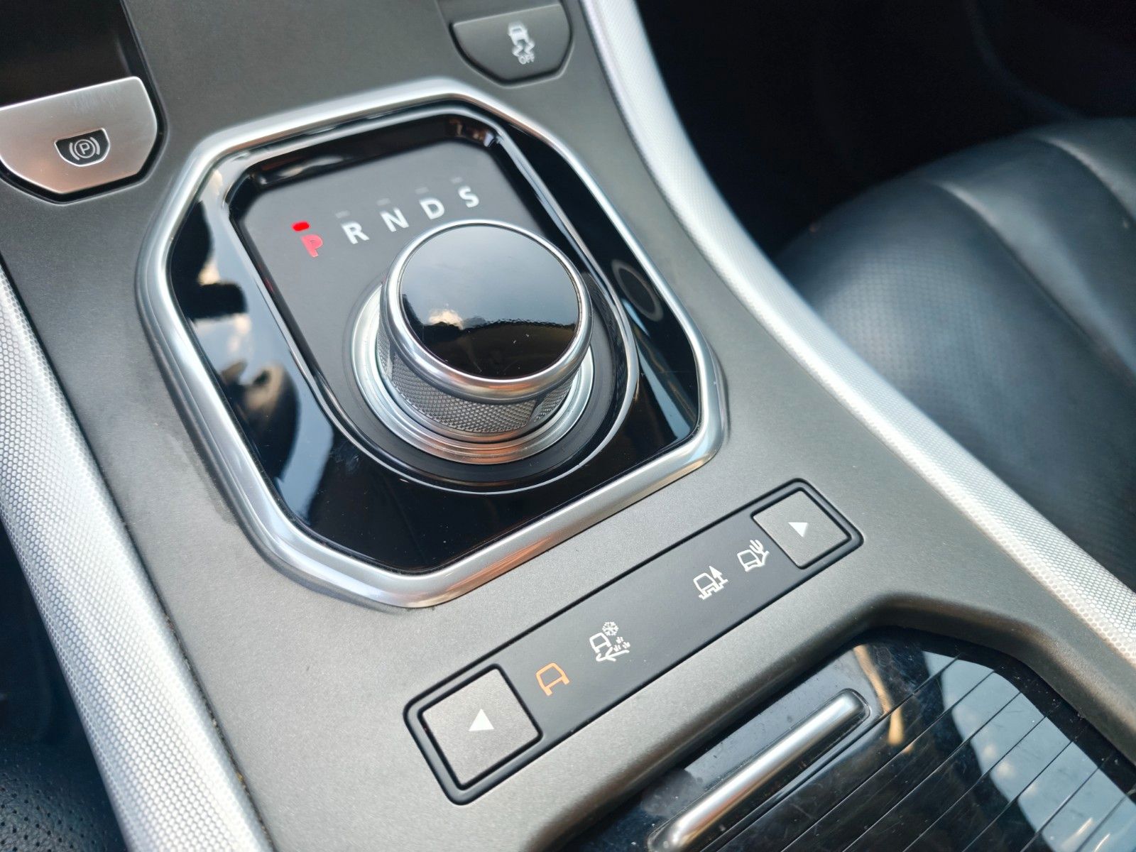Fahrzeugabbildung Land Rover RANGE ROVER EVOQUE DYNAMIC*AUT.*XENON*2.HD*