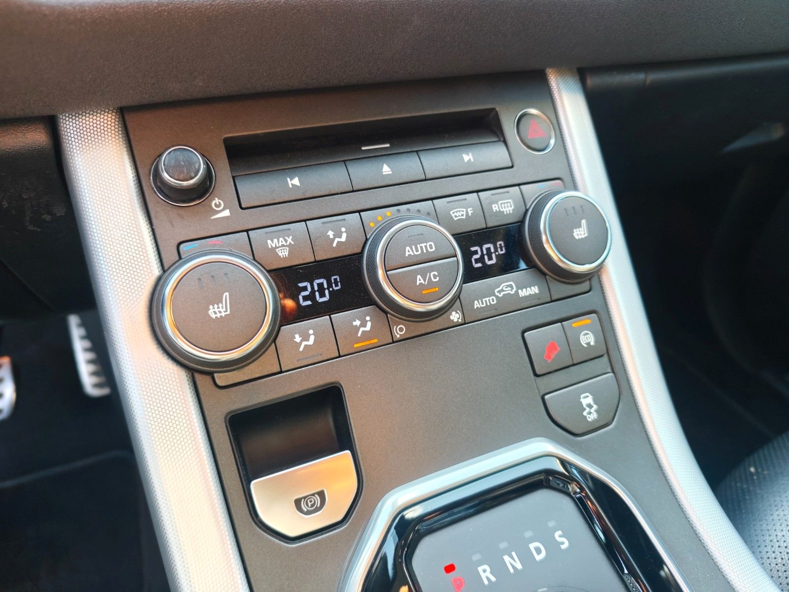 Fahrzeugabbildung Land Rover RANGE ROVER EVOQUE DYNAMIC*AUT.*XENON*2.HD*