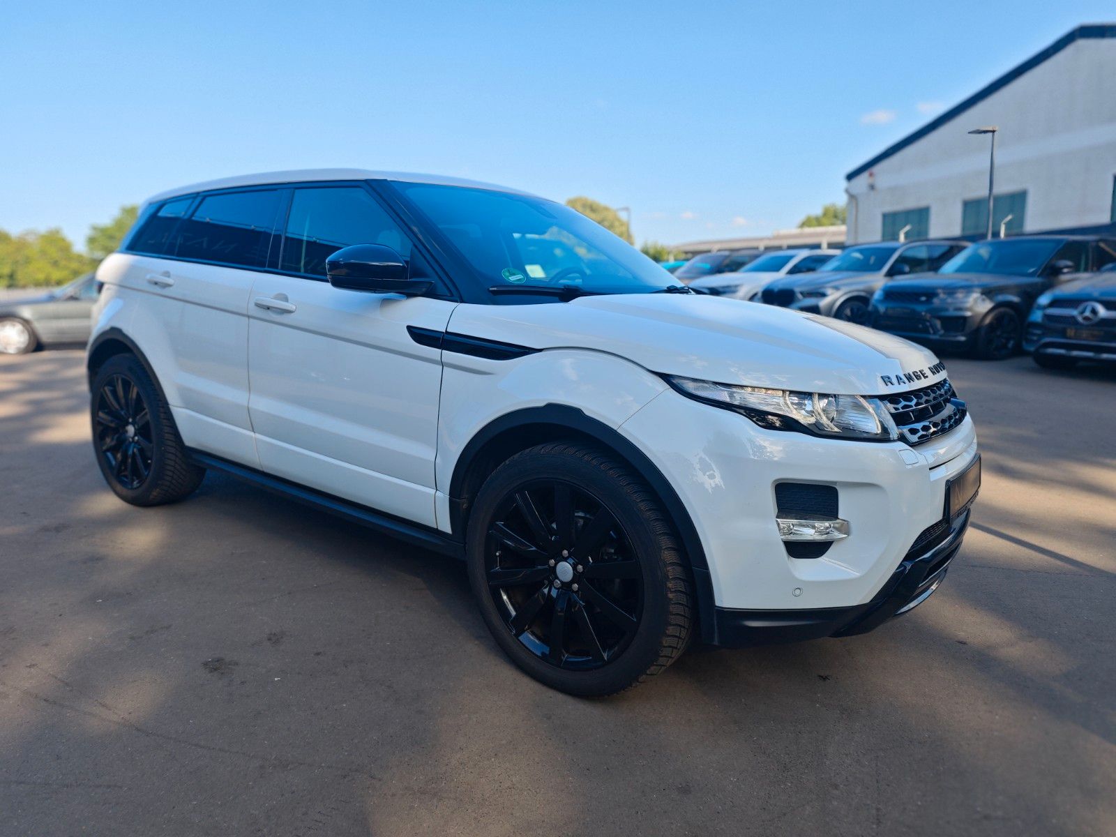 Fahrzeugabbildung Land Rover RANGE ROVER EVOQUE DYNAMIC*AUT.*XENON*2.HD*