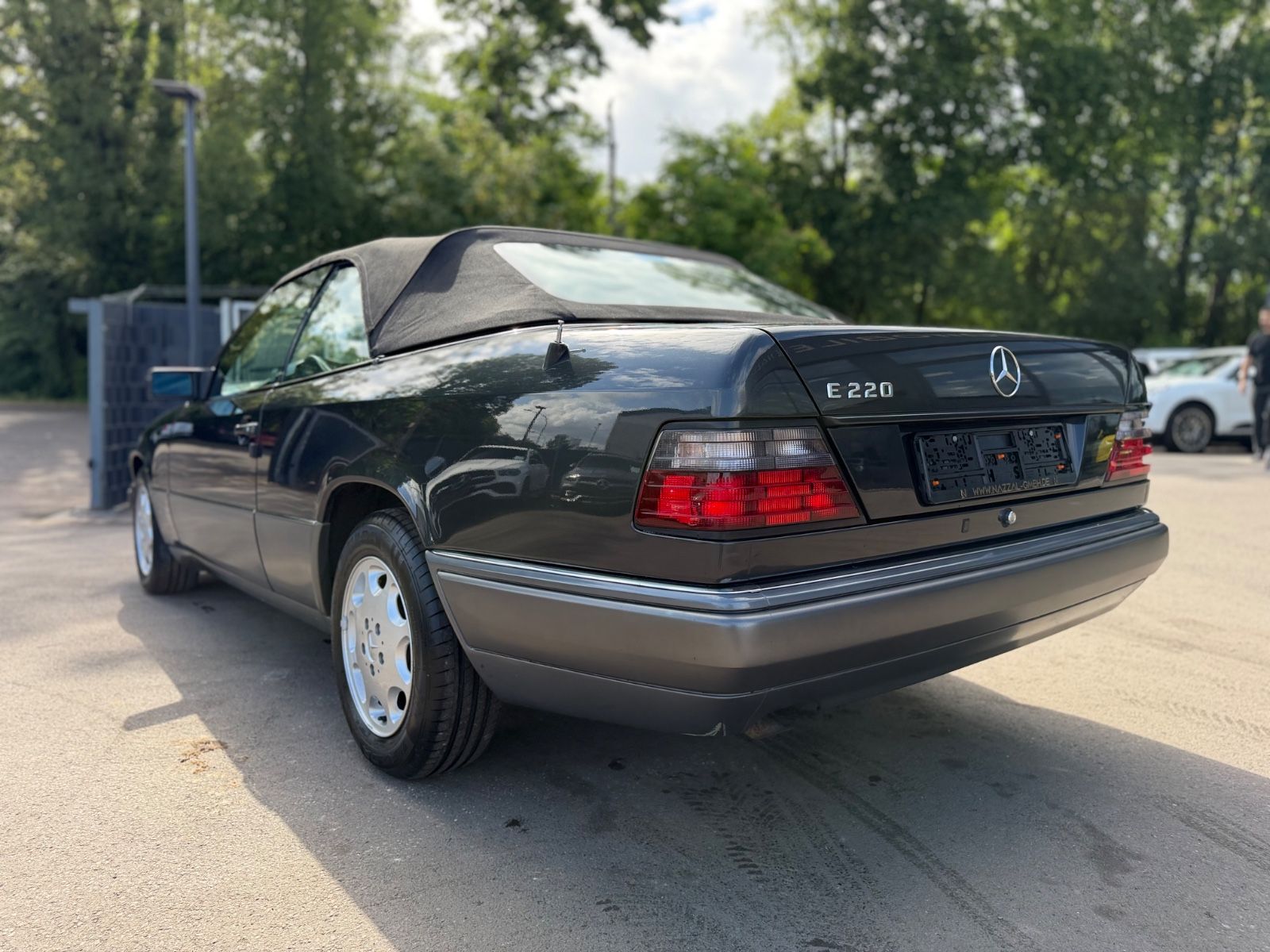 Fahrzeugabbildung Mercedes-Benz E 220 CABRIO*UNFALLFREI*2.HAND*AUT*LEDER*KLIMA*
