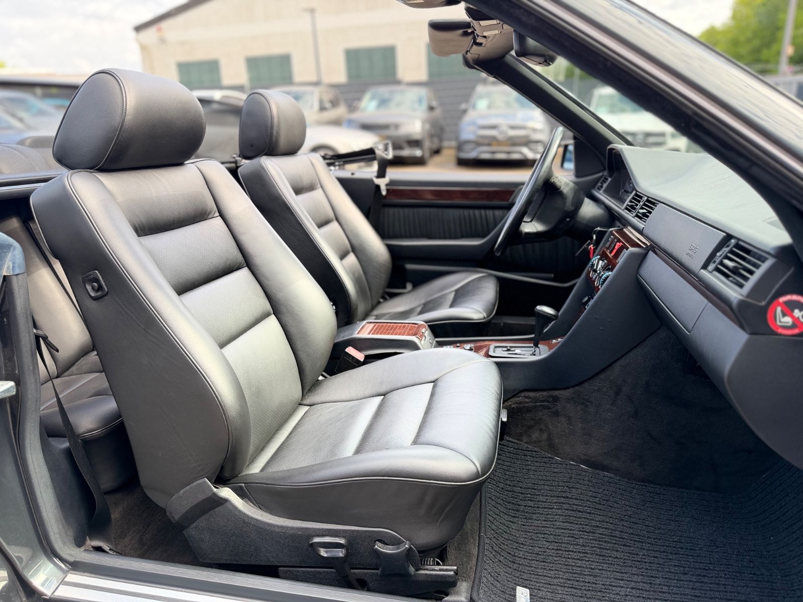 Fahrzeugabbildung Mercedes-Benz E 220 CABRIO*UNFALLFREI*2.HAND*AUT*LEDER*KLIMA*