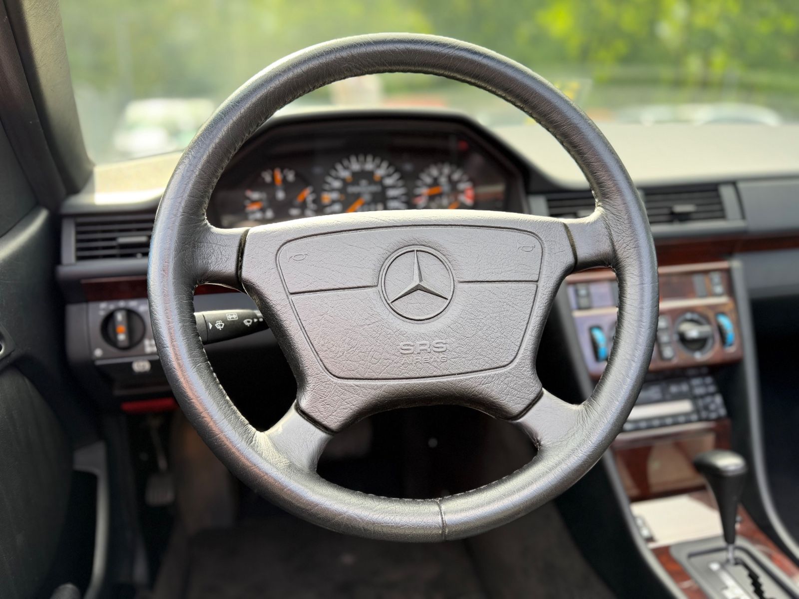 Fahrzeugabbildung Mercedes-Benz E 220 CABRIO*UNFALLFREI*2.HAND*AUT*LEDER*KLIMA*