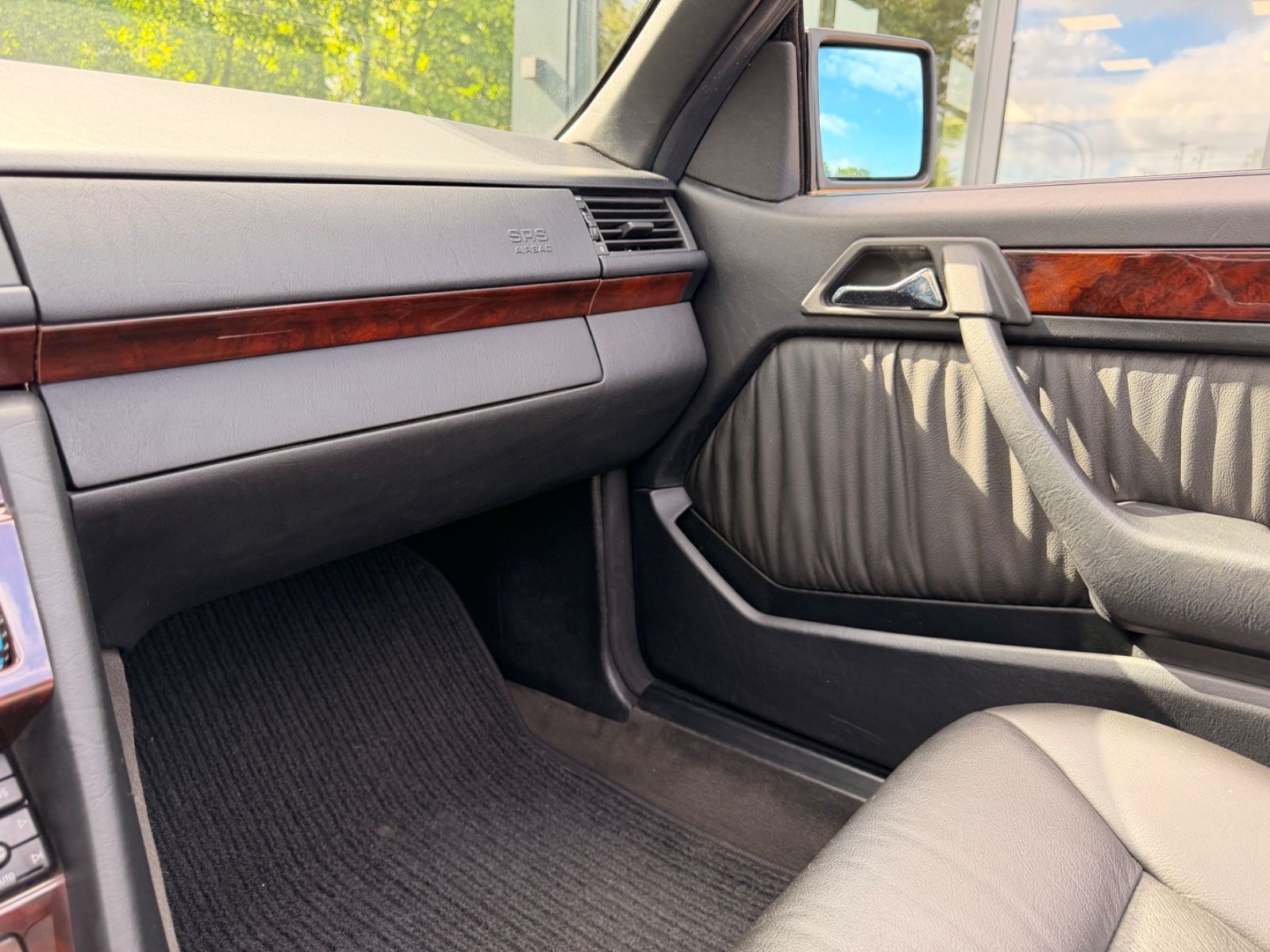 Fahrzeugabbildung Mercedes-Benz E 220 CABRIO*UNFALLFREI*2.HAND*AUT*LEDER*KLIMA*