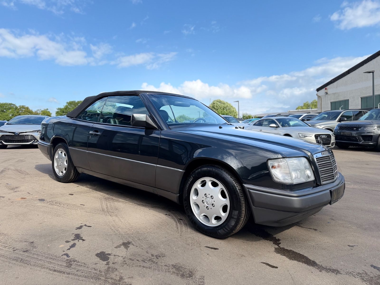 Fahrzeugabbildung Mercedes-Benz E 220 CABRIO*UNFALLFREI*2.HAND*AUT*LEDER*KLIMA*