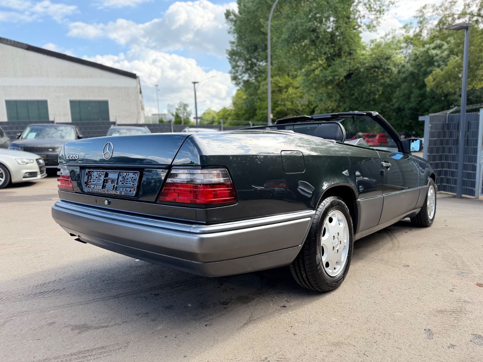 Fahrzeugabbildung Mercedes-Benz E 220 CABRIO*UNFALLFREI*2.HAND*AUT*LEDER*KLIMA*