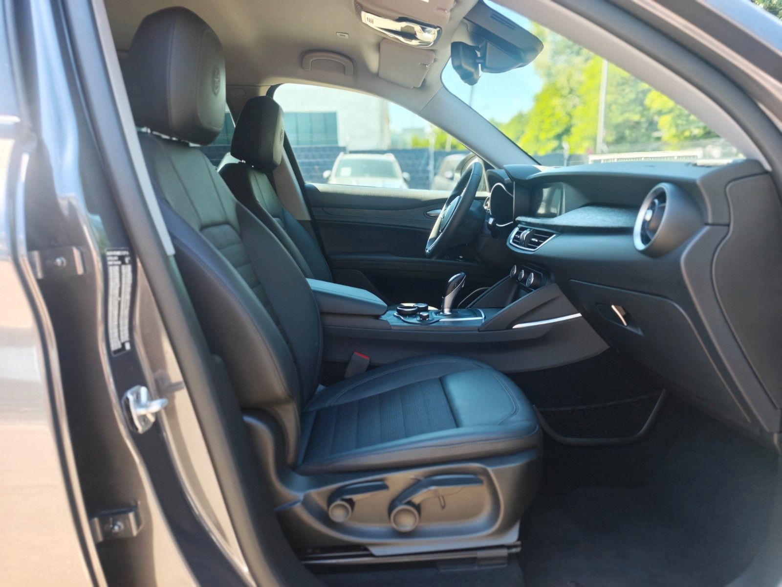 Fahrzeugabbildung Alfa Romeo STELVIO Q4*AWD*AUT*KAMERA*LEDER*2.HAND*TOP