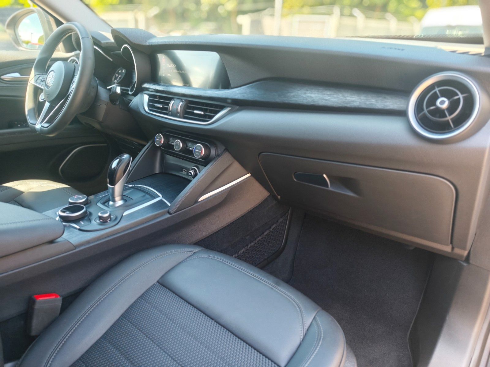 Fahrzeugabbildung Alfa Romeo STELVIO Q4*AWD*AUT*KAMERA*LEDER*2.HAND*TOP