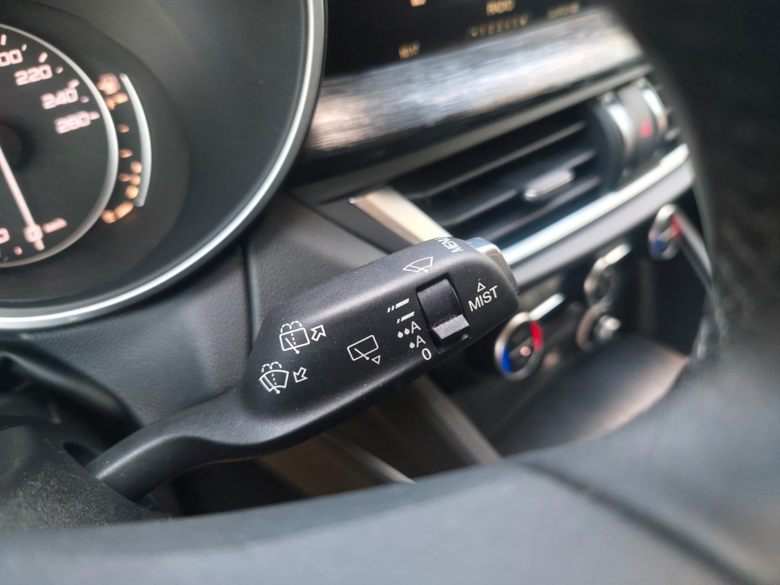 Fahrzeugabbildung Alfa Romeo STELVIO Q4*AWD*AUT*KAMERA*LEDER*2.HAND*TOP