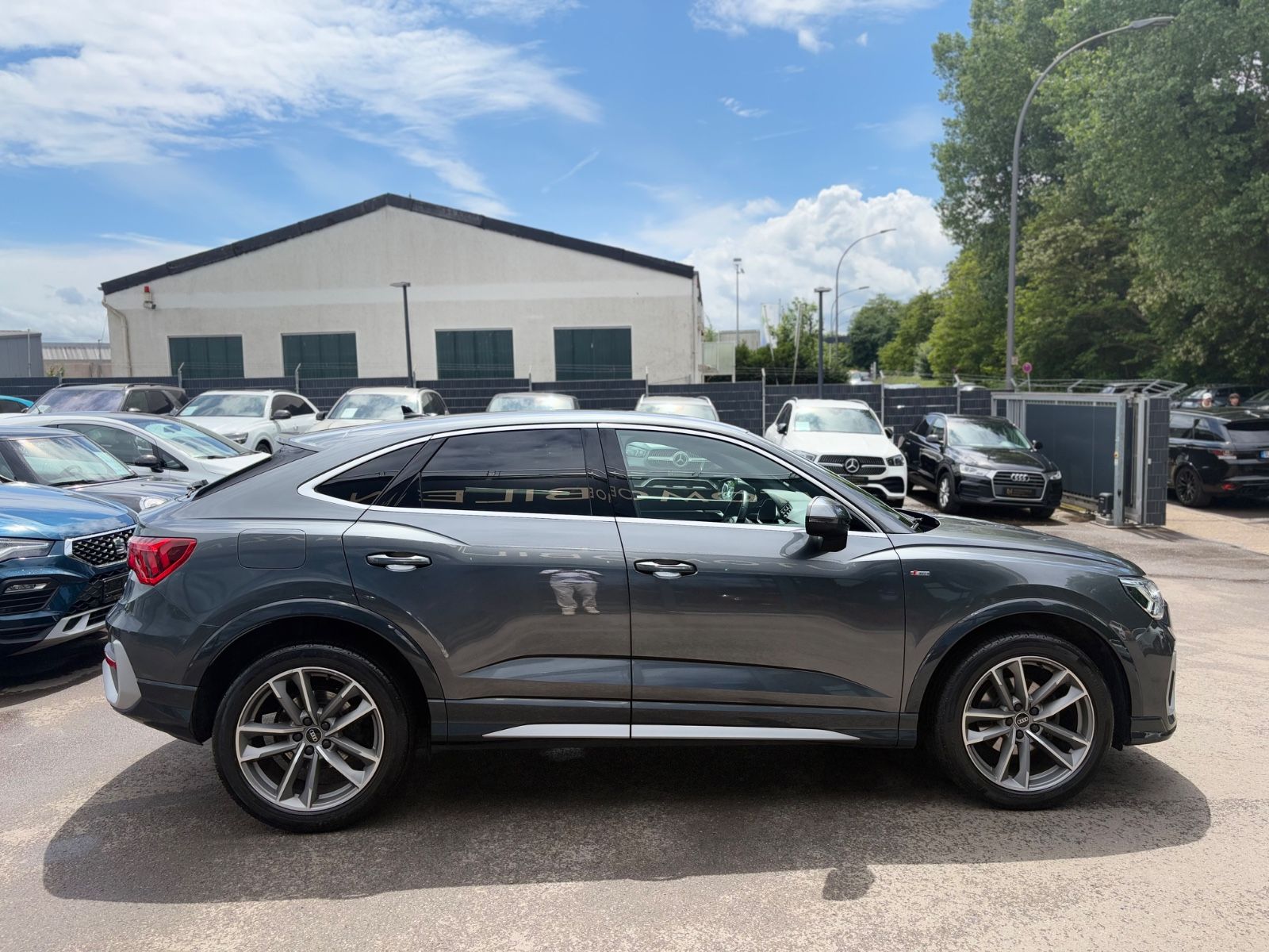 Fahrzeugabbildung Audi Q3 SPORTBACK S-LINE*QUATTRO*AUT*LED*KAMERA*2.HD