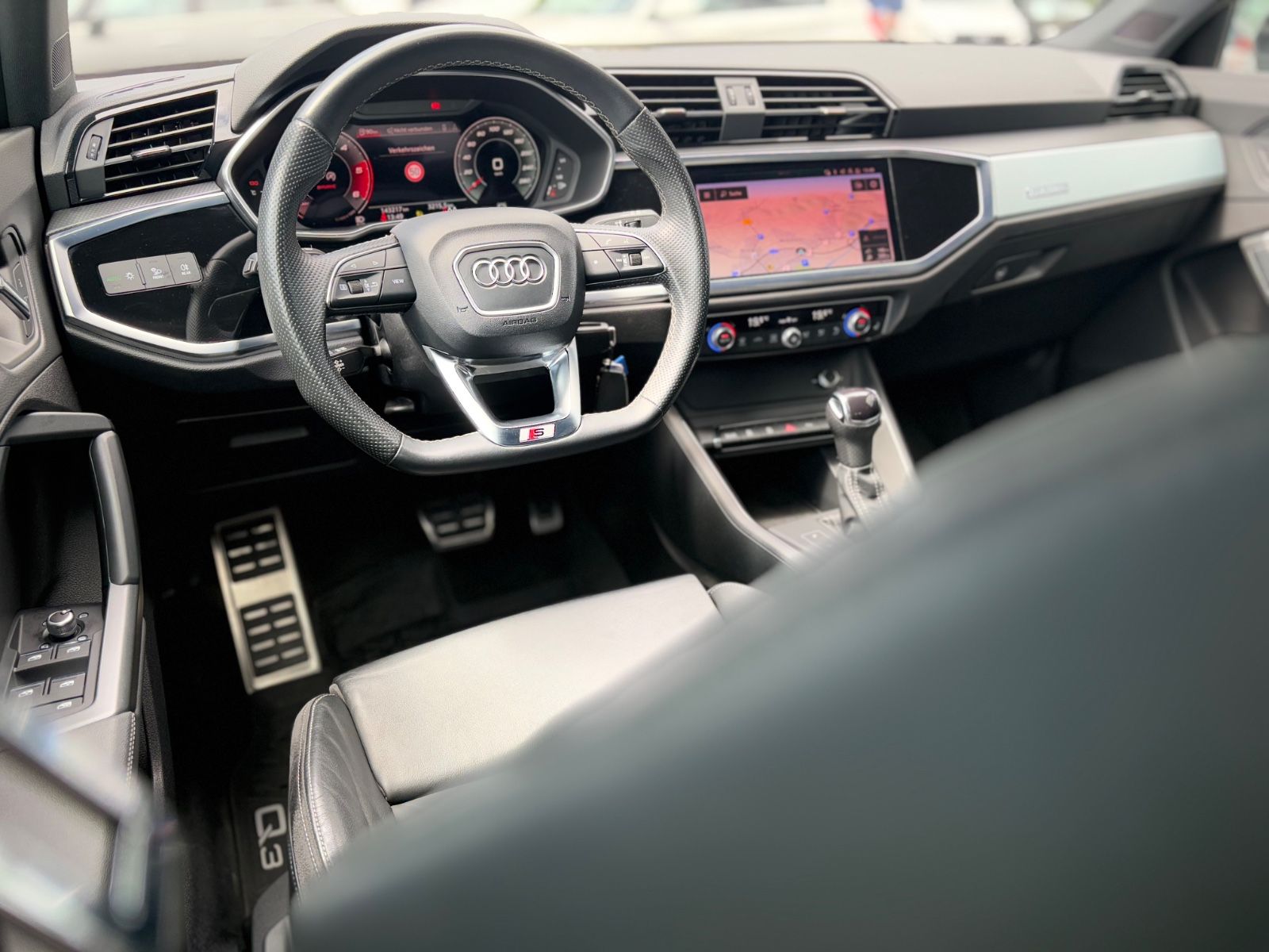 Fahrzeugabbildung Audi Q3 SPORTBACK S-LINE*QUATTRO*AUT*LED*KAMERA*2.HD