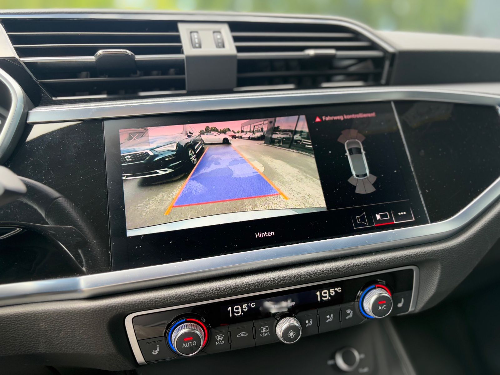 Fahrzeugabbildung Audi Q3 SPORTBACK S-LINE*QUATTRO*AUT*LED*KAMERA*2.HD