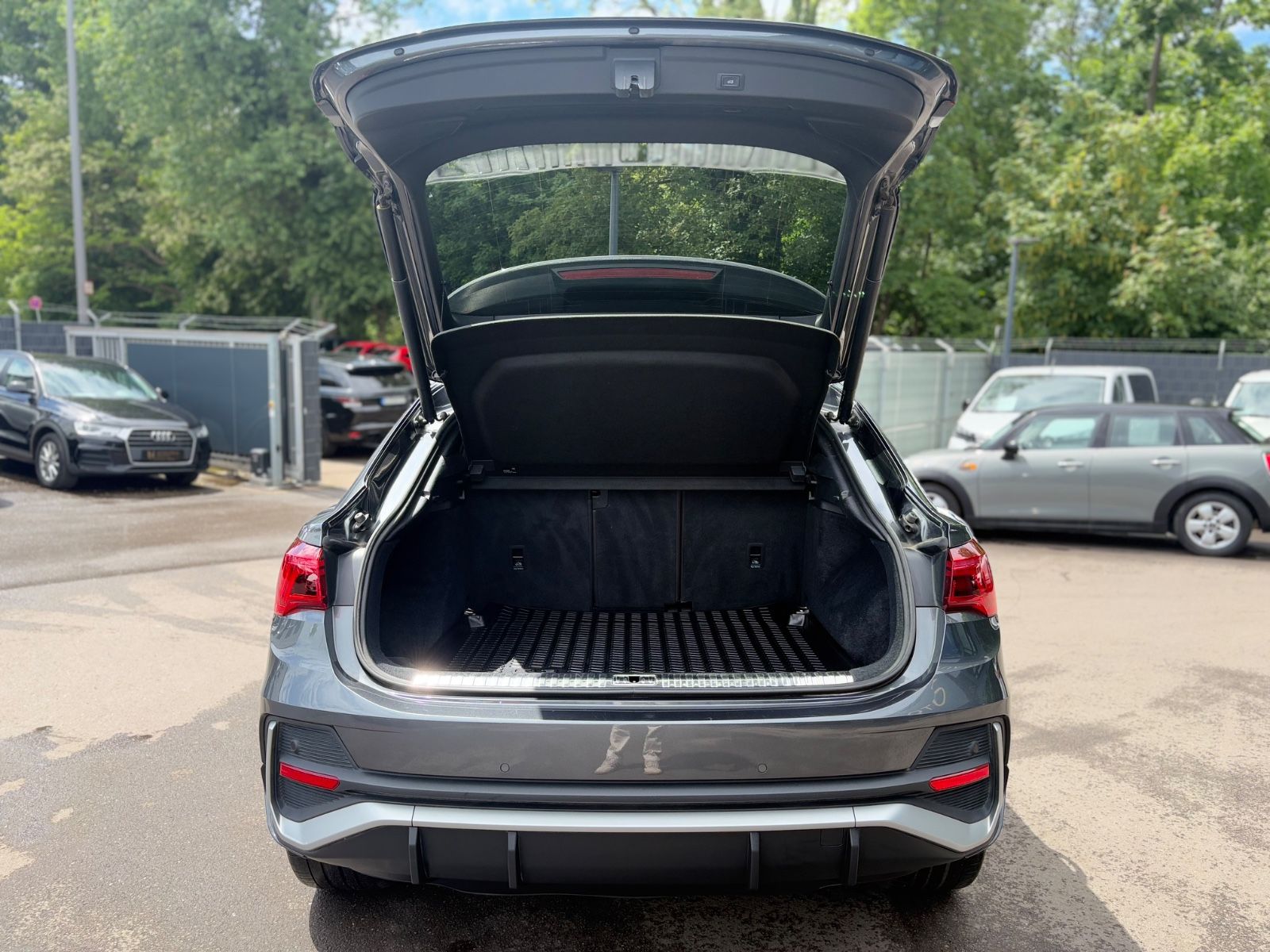 Fahrzeugabbildung Audi Q3 SPORTBACK S-LINE*QUATTRO*AUT*LED*KAMERA*2.HD