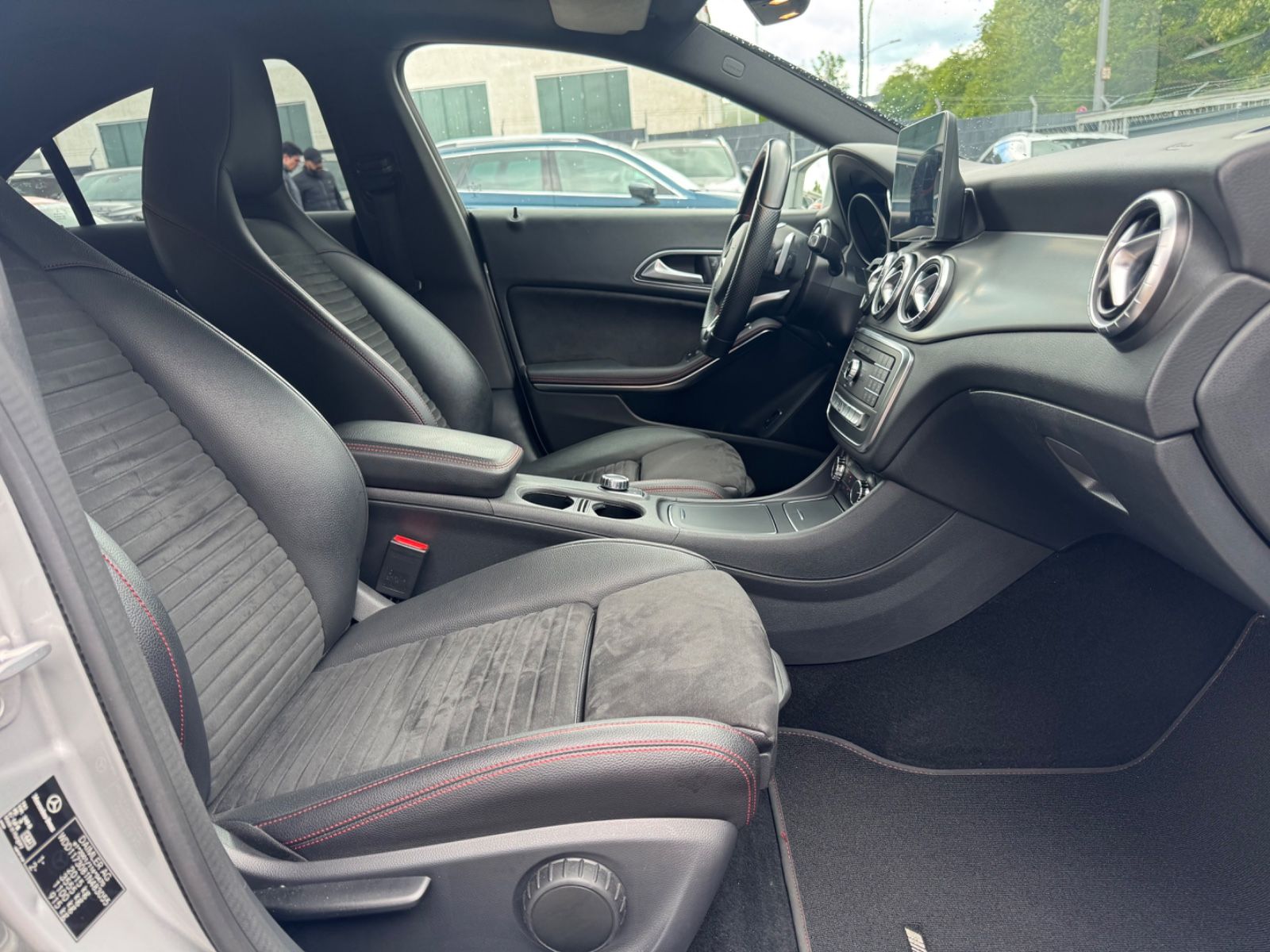 Fahrzeugabbildung Mercedes-Benz CLA 200 CDI AMG-LINE*LED*NAVI*R-KAMERA*FACELIFT*
