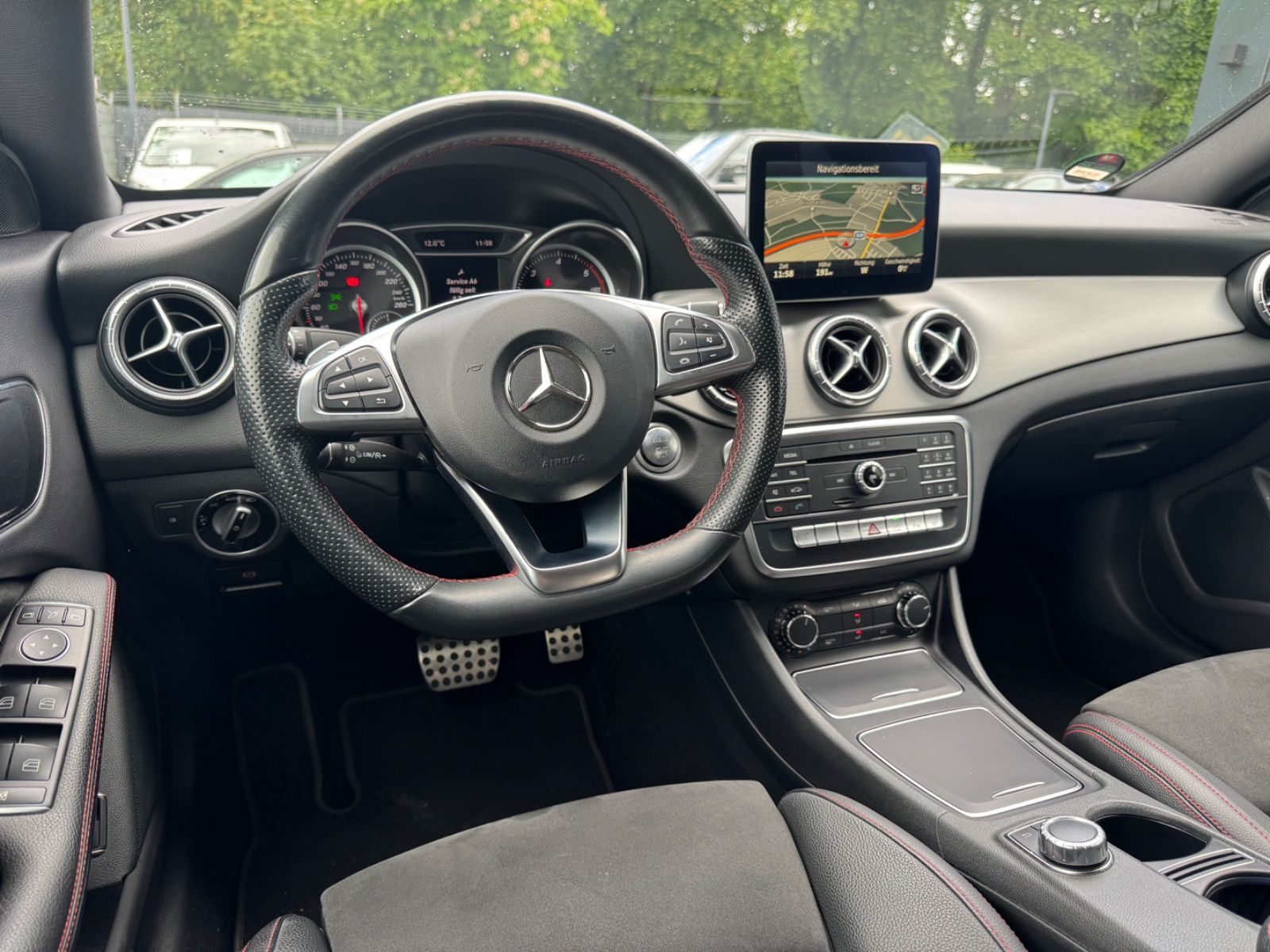 Fahrzeugabbildung Mercedes-Benz CLA 200 CDI AMG-LINE*LED*NAVI*R-KAMERA*FACELIFT*