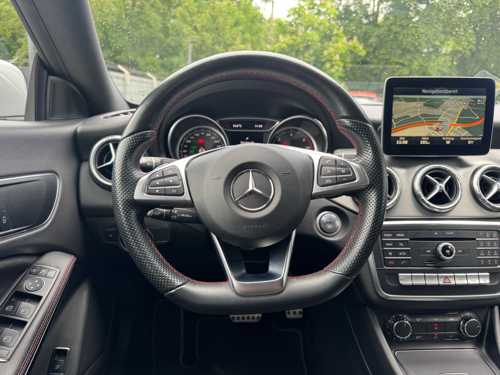Fahrzeugabbildung Mercedes-Benz CLA 200 CDI AMG-LINE*LED*NAVI*R-KAMERA*FACELIFT*