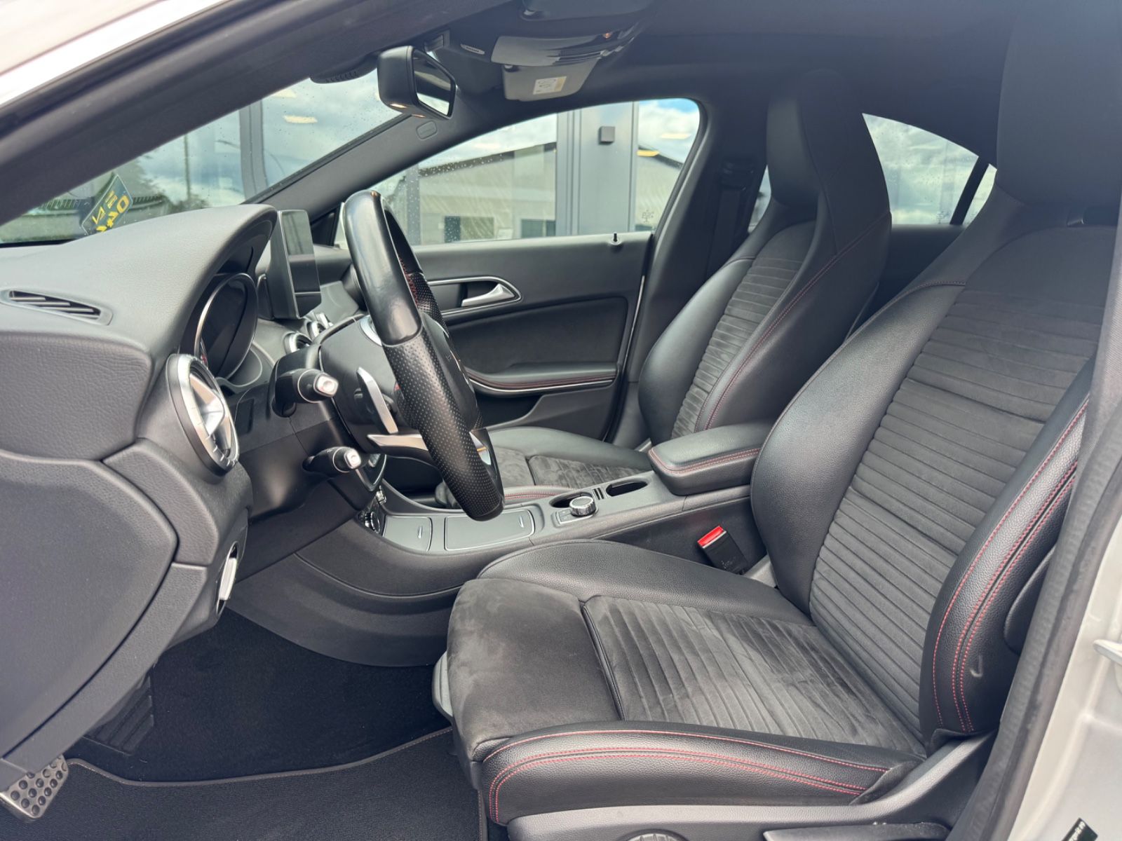 Fahrzeugabbildung Mercedes-Benz CLA 200 CDI AMG-LINE*LED*NAVI*R-KAMERA*FACELIFT*