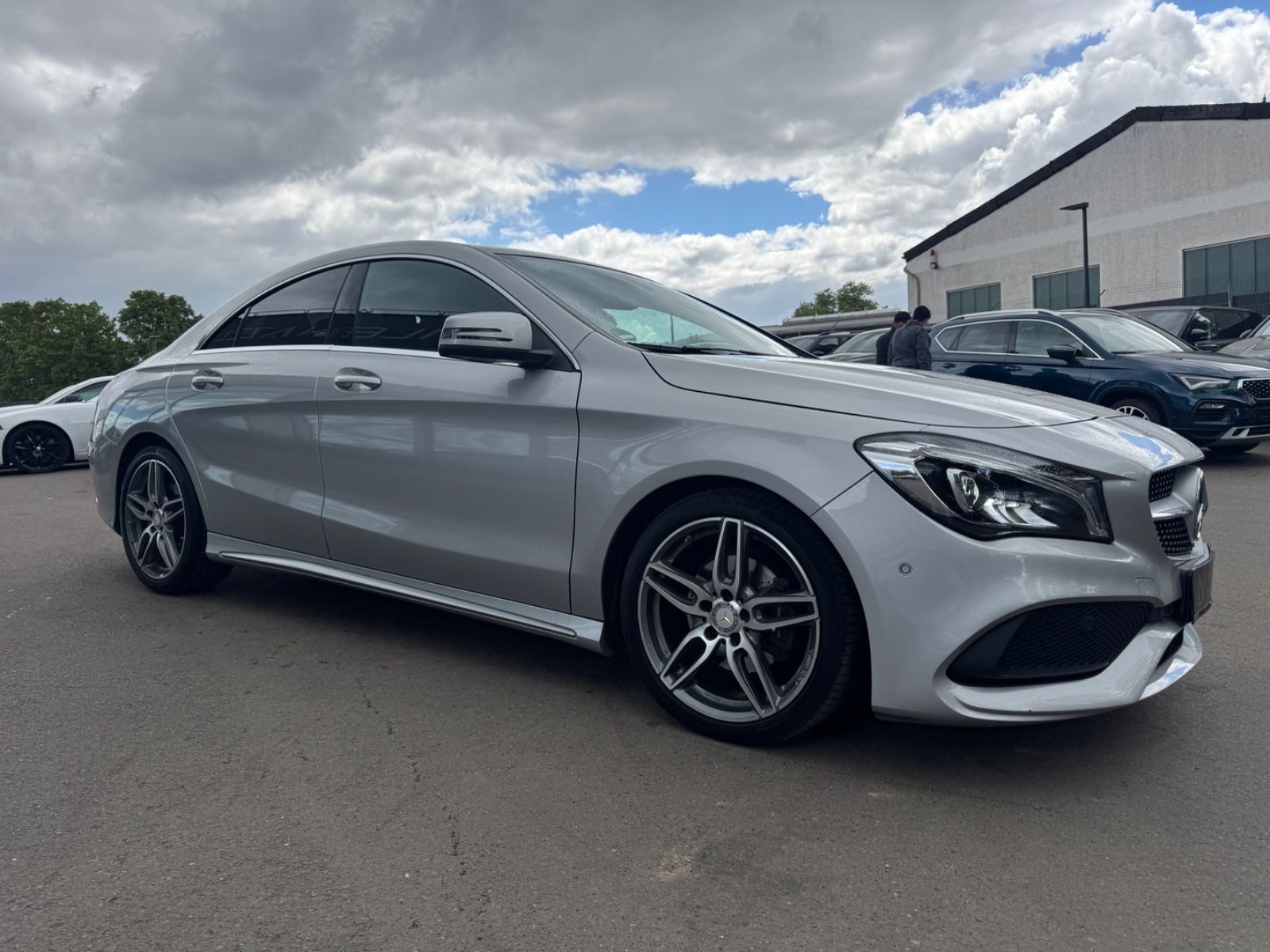 Fahrzeugabbildung Mercedes-Benz CLA 200 CDI AMG-LINE*LED*NAVI*R-KAMERA*FACELIFT*