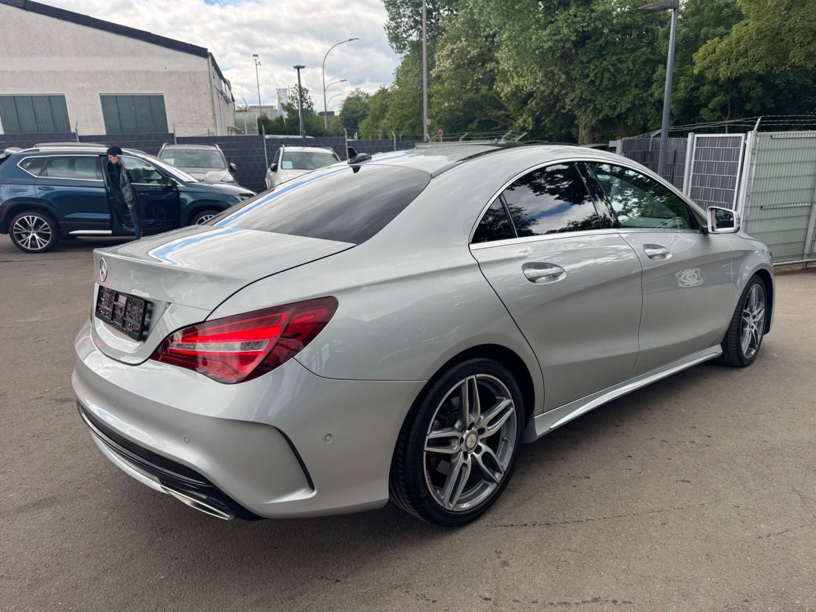 Fahrzeugabbildung Mercedes-Benz CLA 200 CDI AMG-LINE*LED*NAVI*R-KAMERA*FACELIFT*